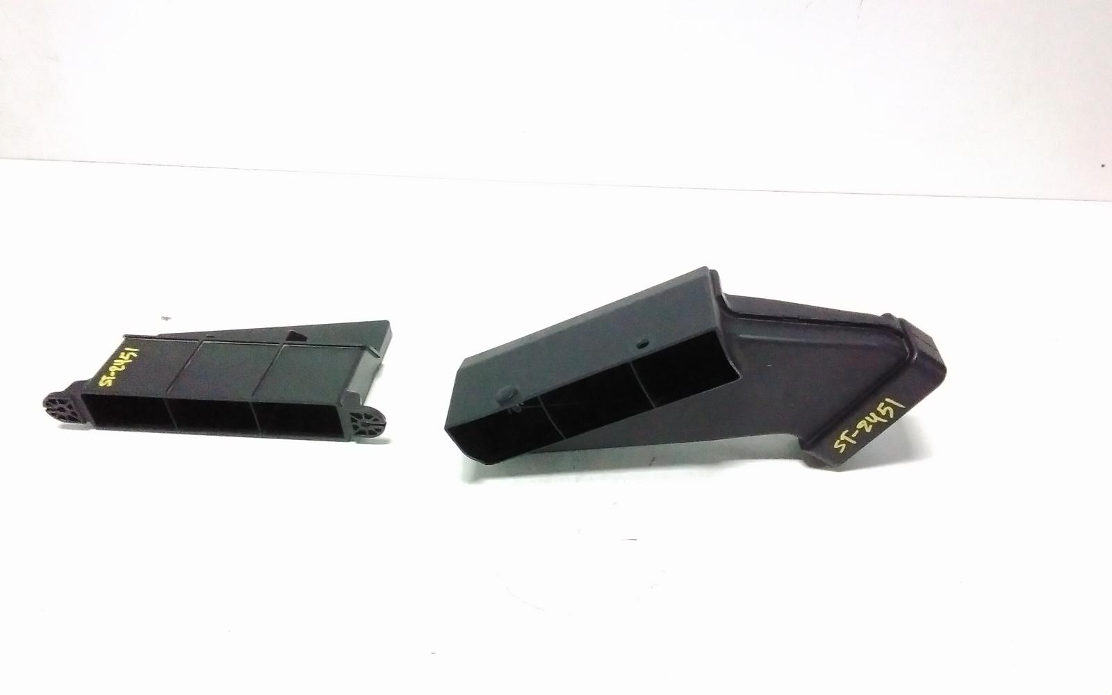 View Auto part Misc Bracket Hyundai Staria 2022