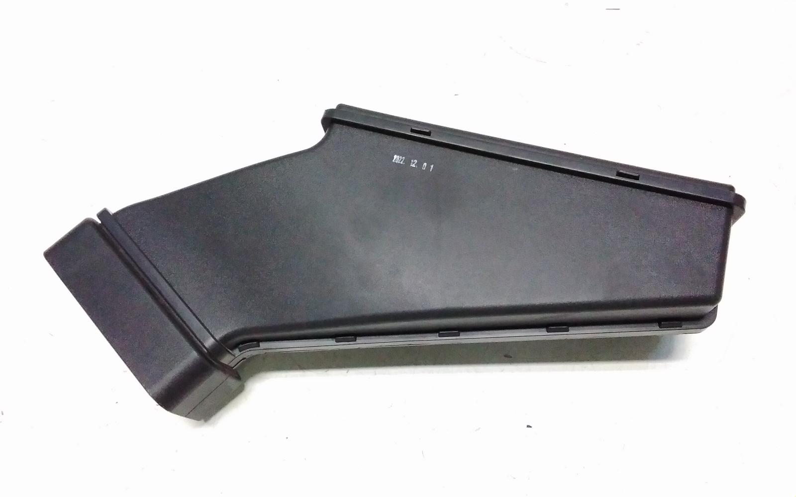 View Auto part Misc Bracket Hyundai Staria 2022