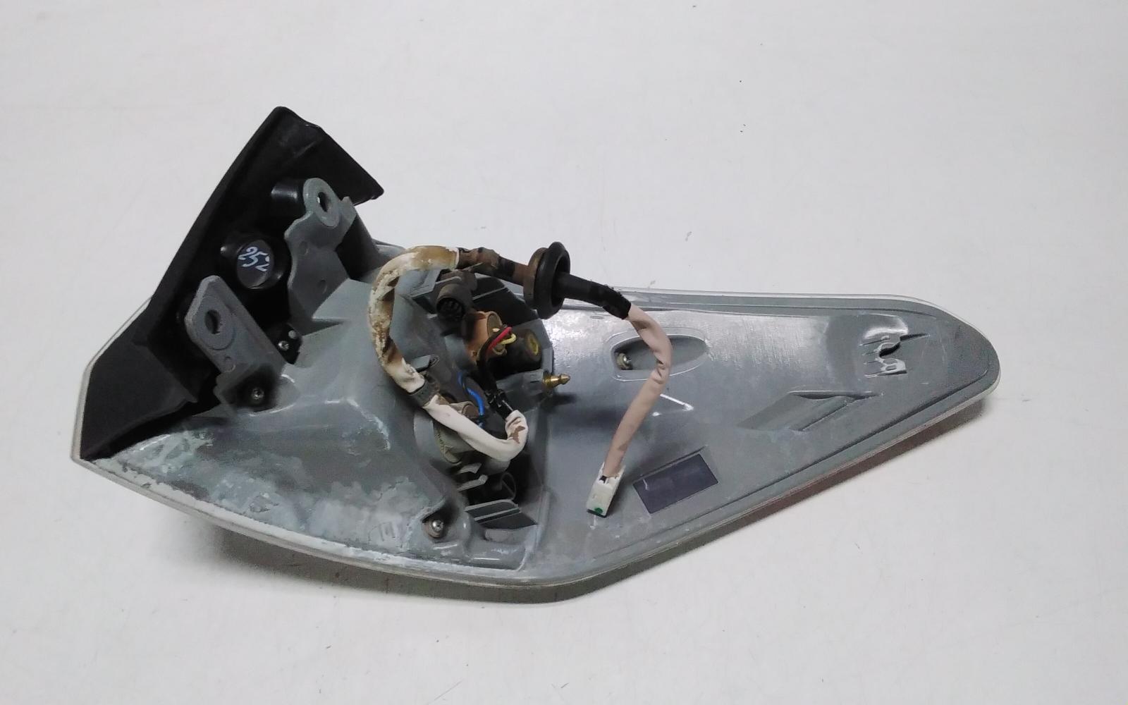 View Auto part Left Taillight Toyota Kluger 2015