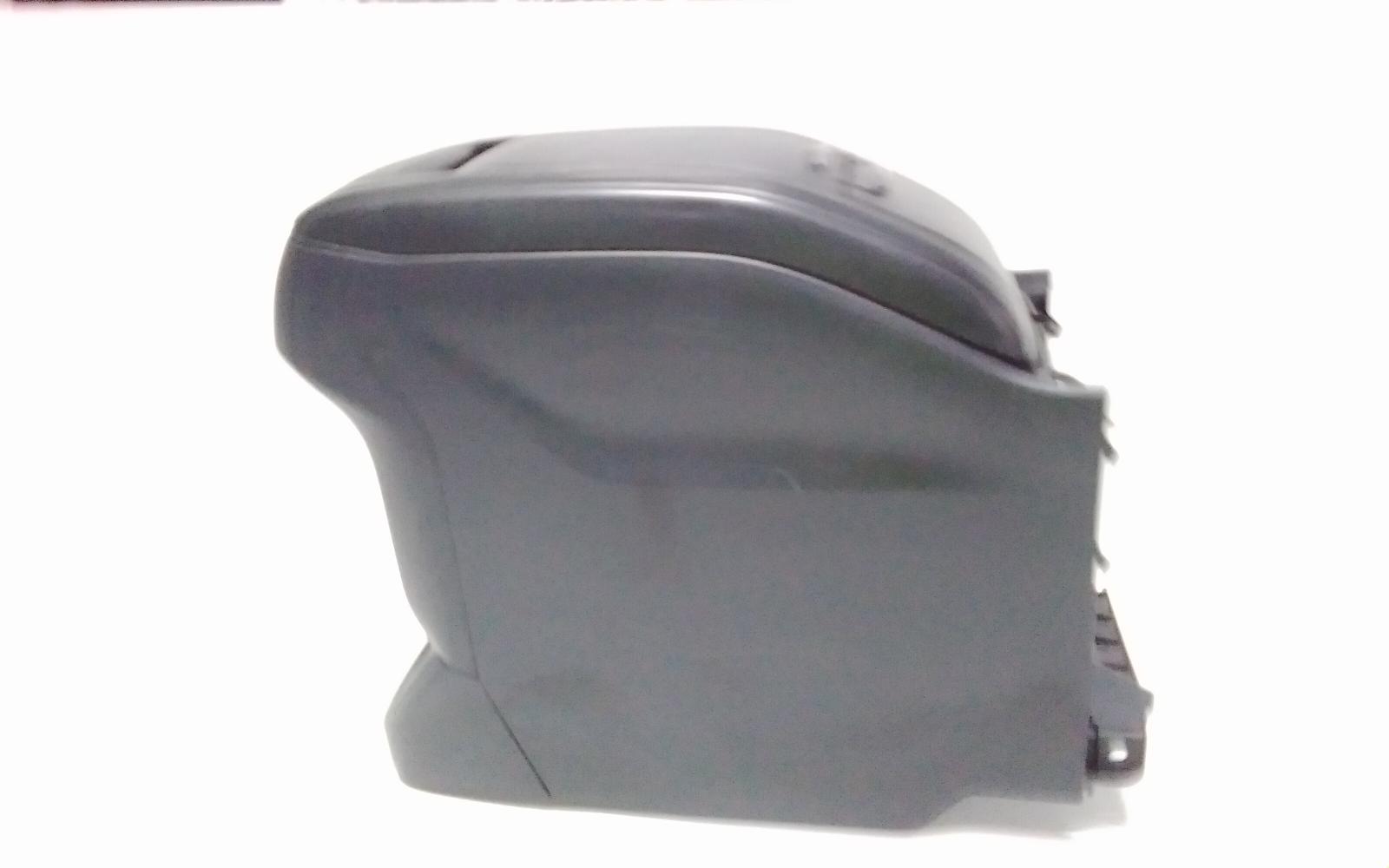 View Auto part Console Toyota Kluger 2015
