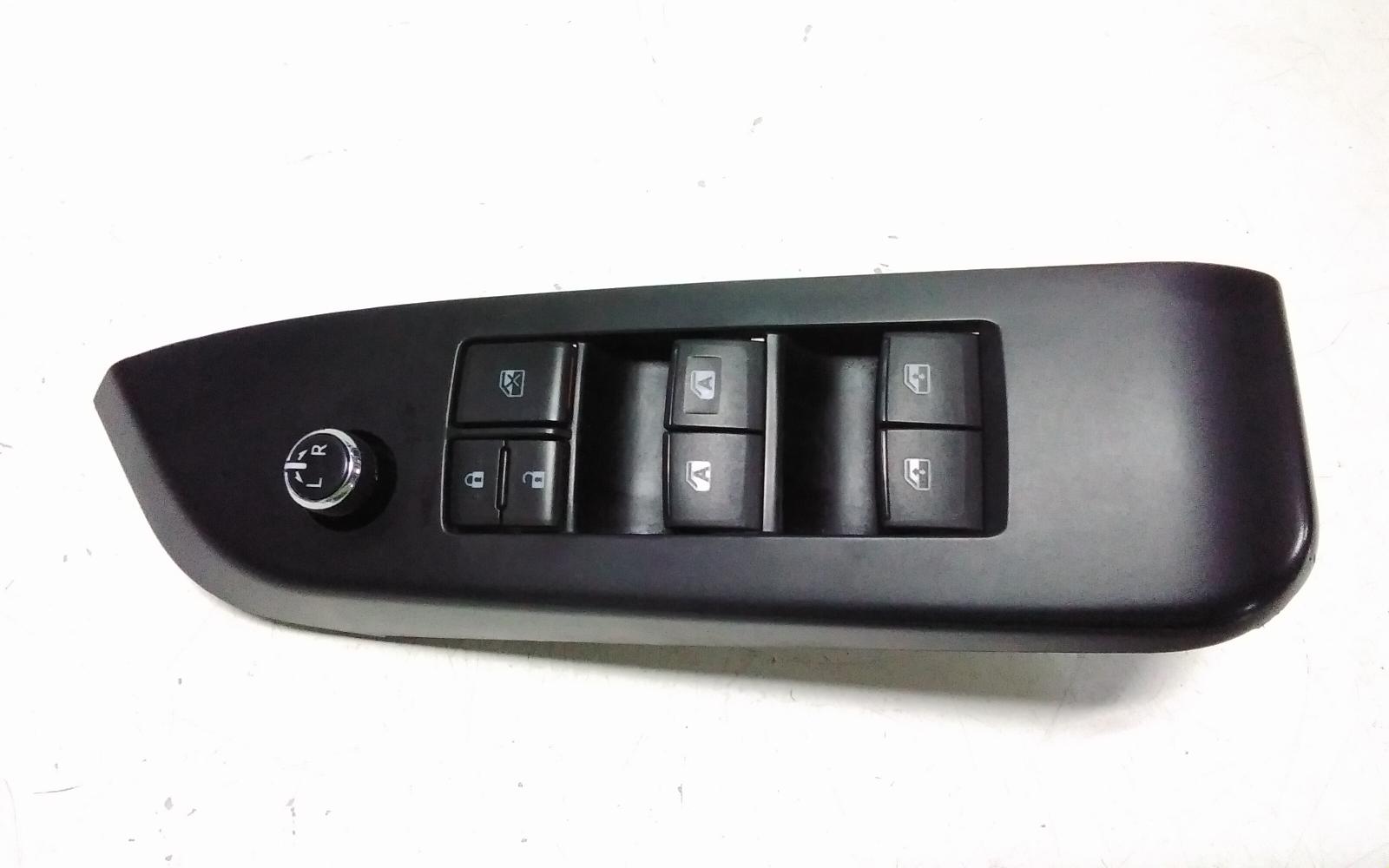 View Auto part Pwr Dr Wind Switch Toyota Kluger 2015