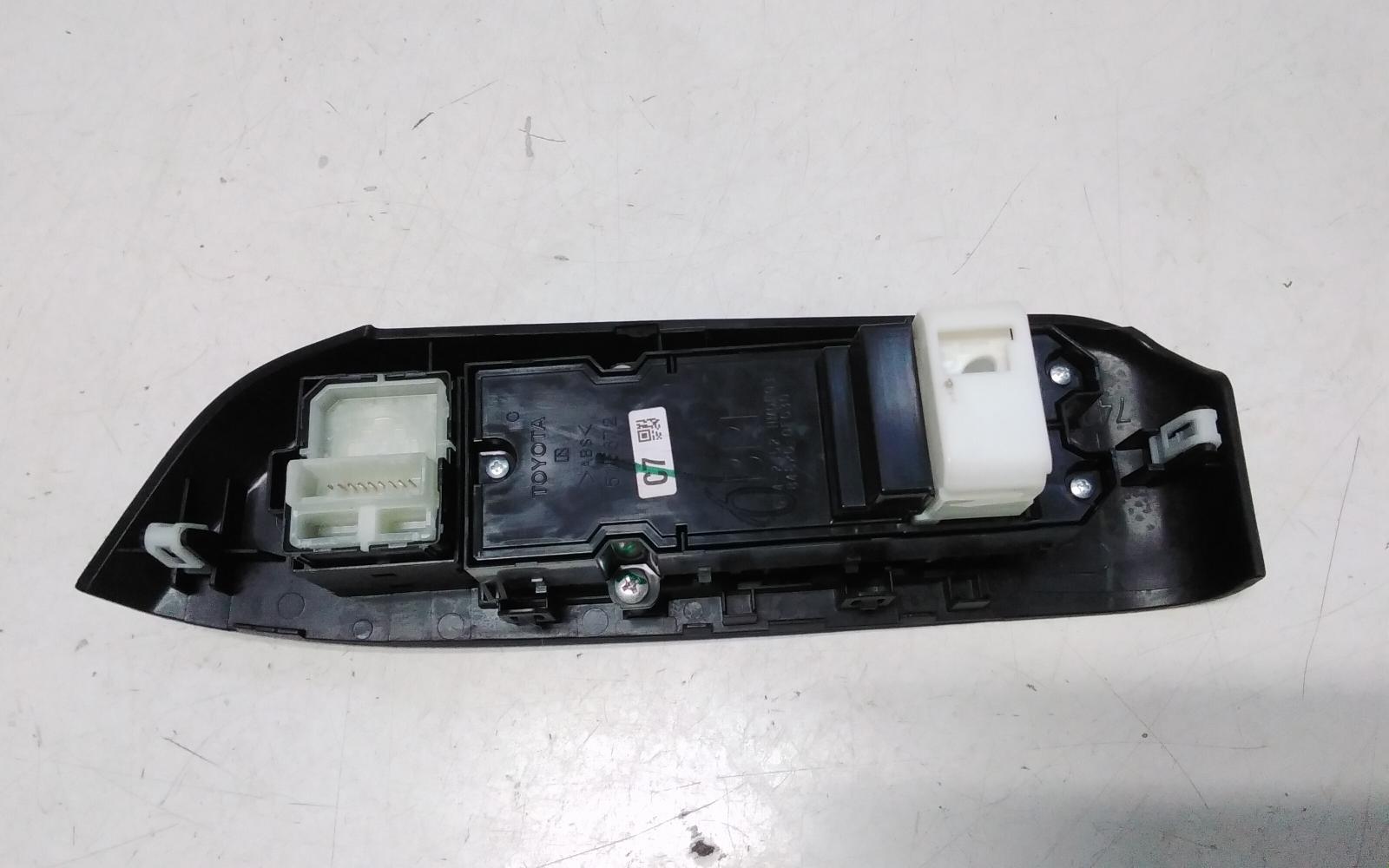 View Auto part Pwr Dr Wind Switch Toyota Kluger 2015