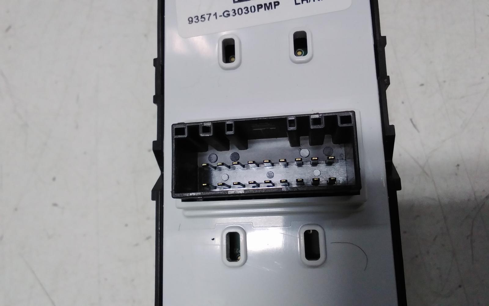 View Auto part Pwr Dr Wind Switch Hyundai I30 2023