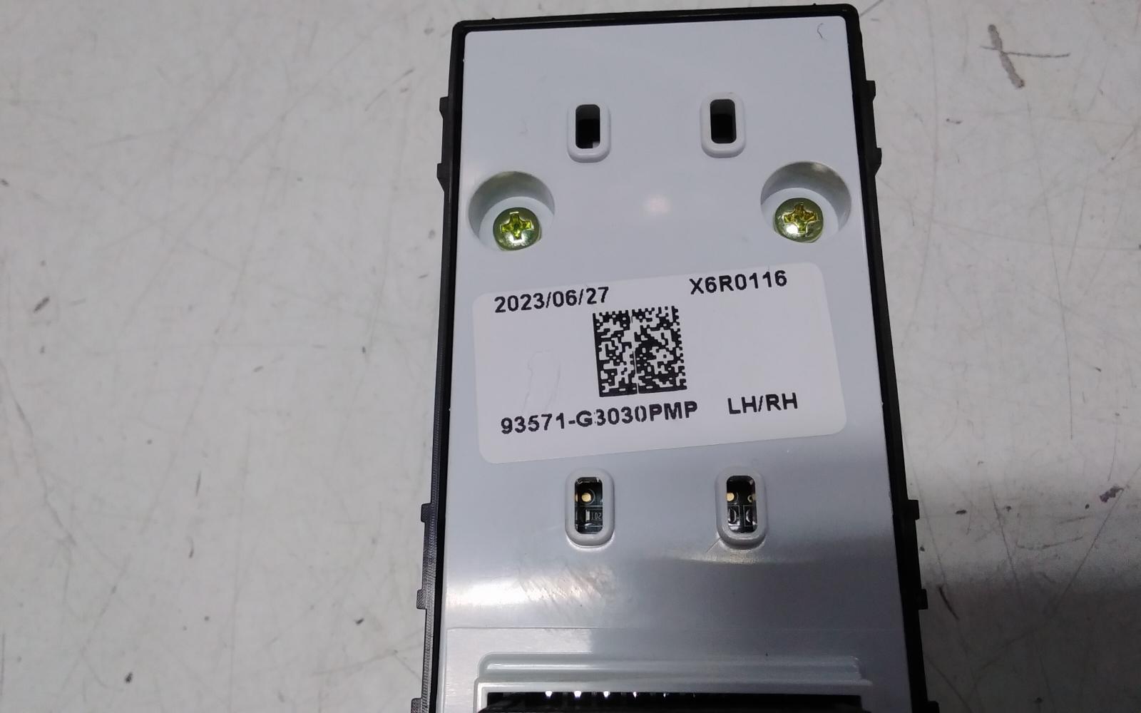 View Auto part Pwr Dr Wind Switch Hyundai I30 2023