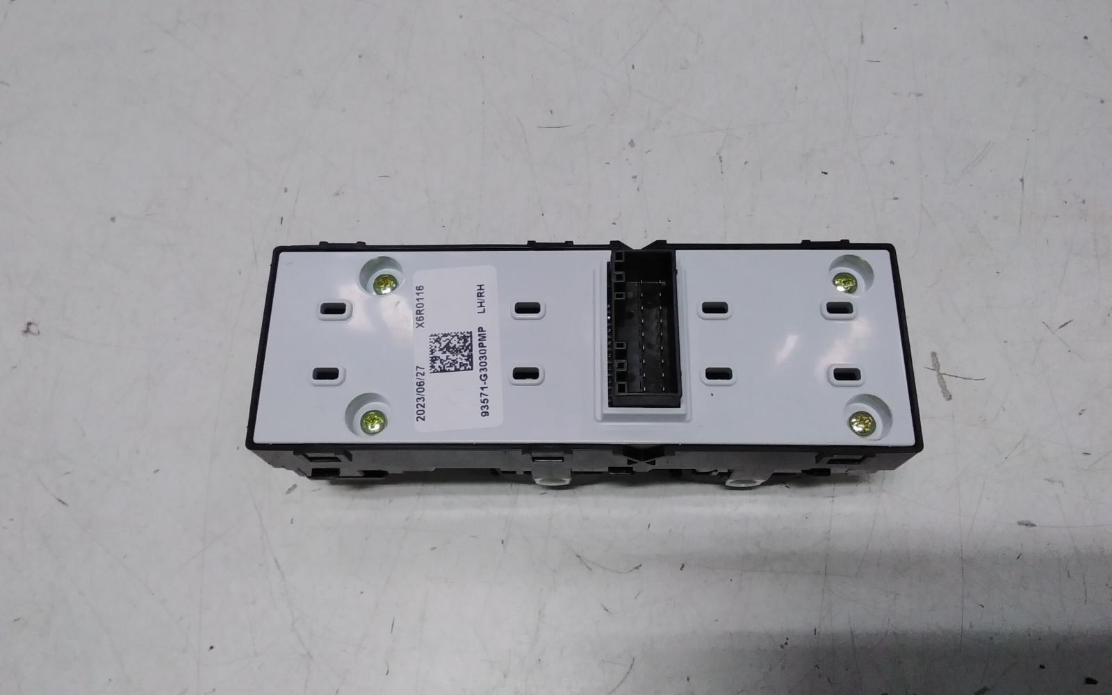 View Auto part Pwr Dr Wind Switch Hyundai I30 2023