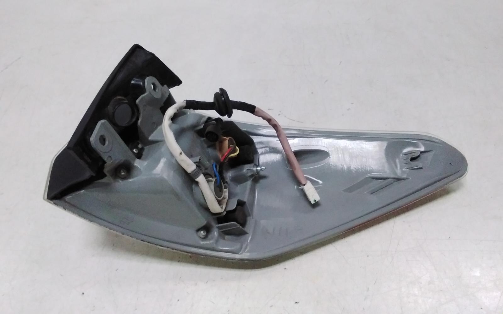 View Auto part Left Taillight Toyota Kluger 2014
