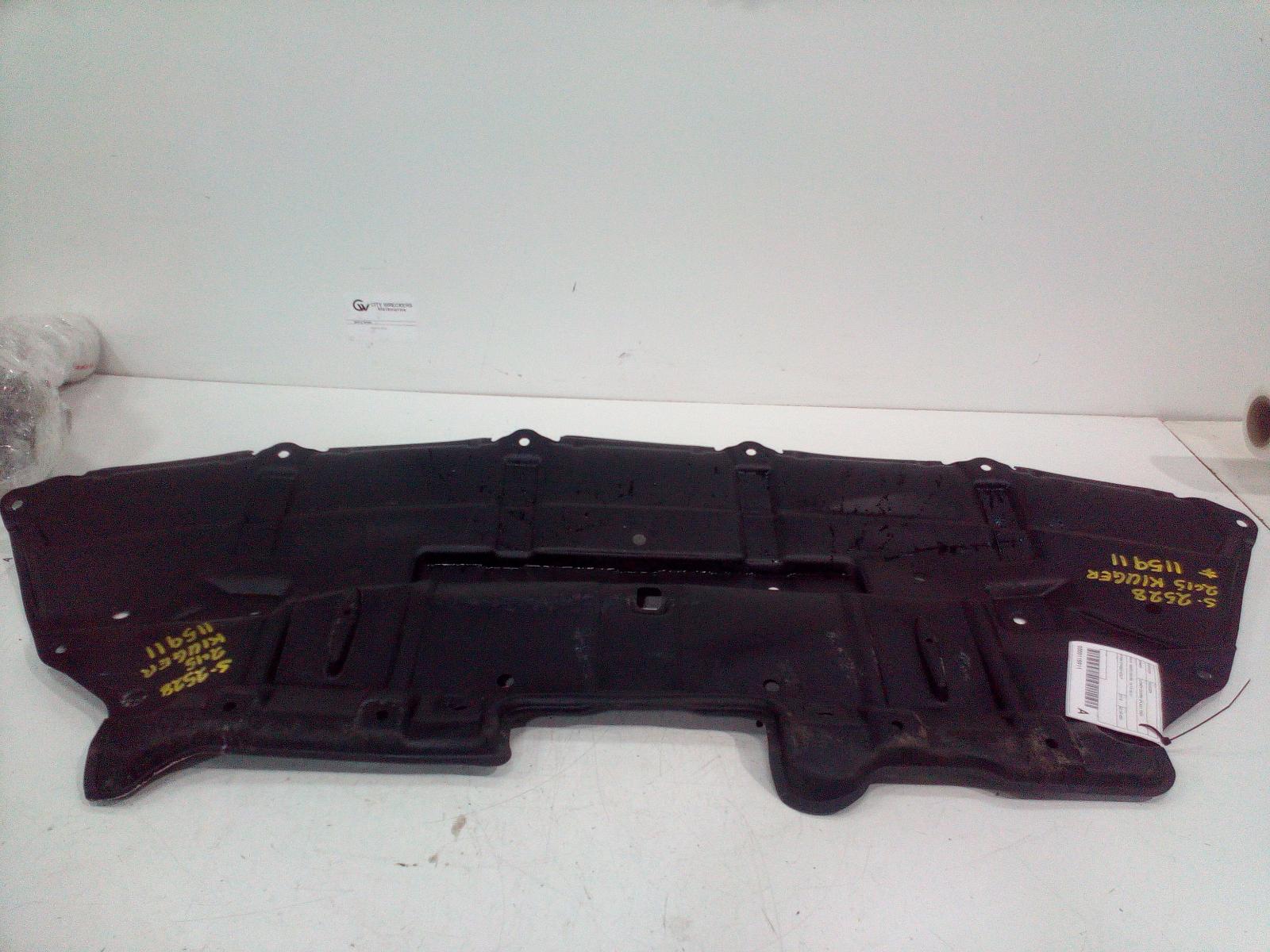 View Auto part Lower Engine Splash Tray Toyota Kluger 2015