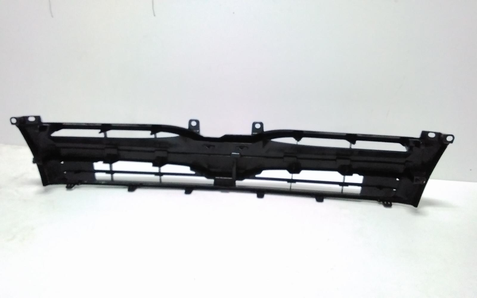 View Auto part Grille Toyota Hiace 2013