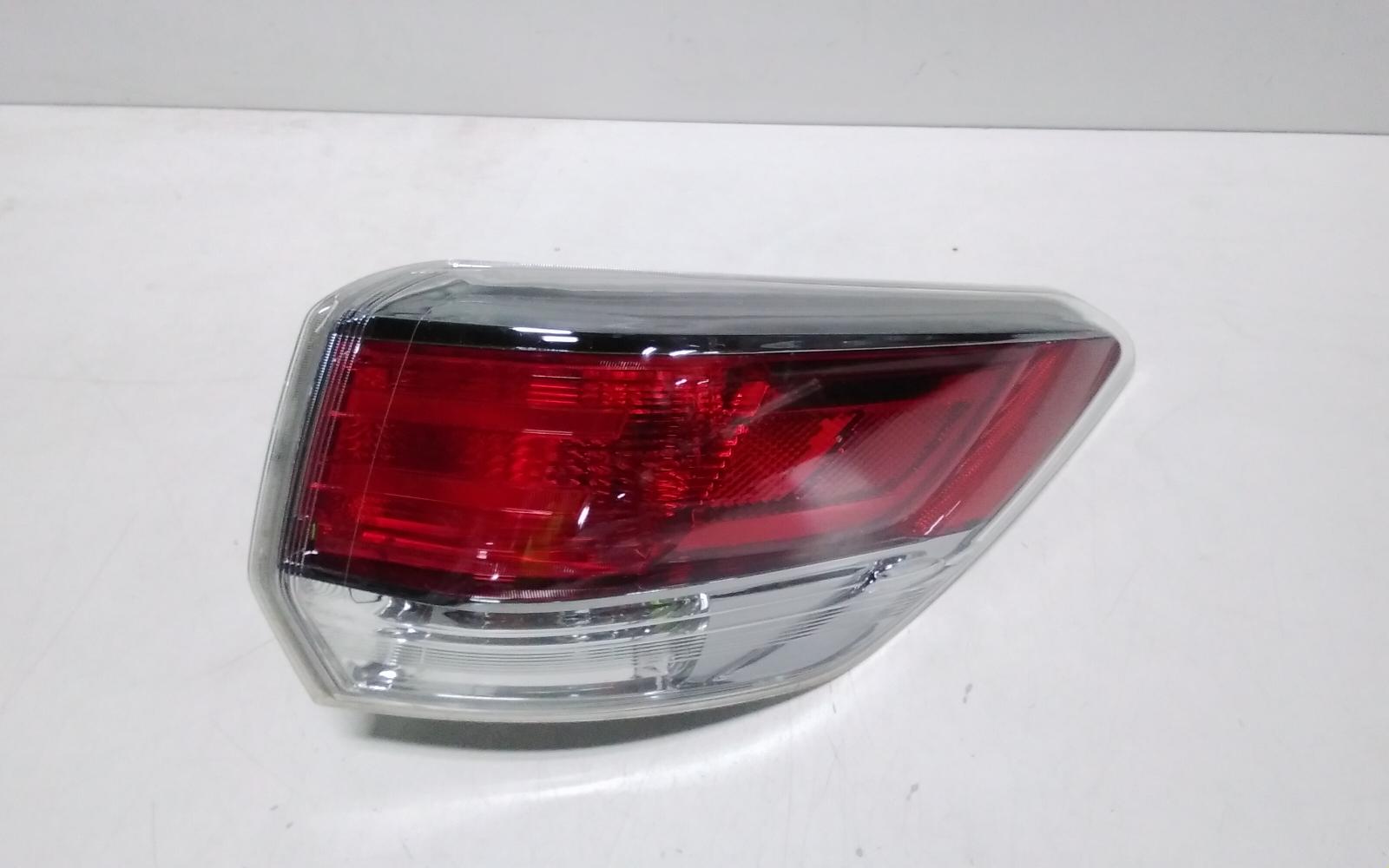 View Auto part Right Taillight Toyota Kluger 2015