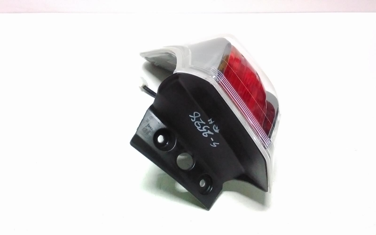 View Auto part Right Taillight Toyota Kluger 2015