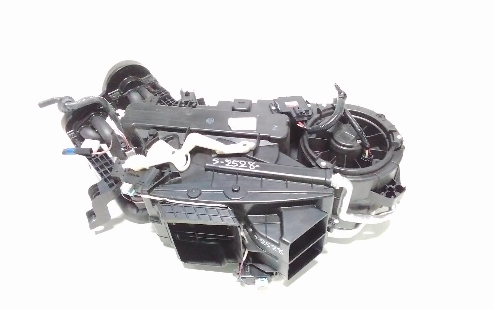 View Auto part Heater Fan Motor Toyota Kluger 2015