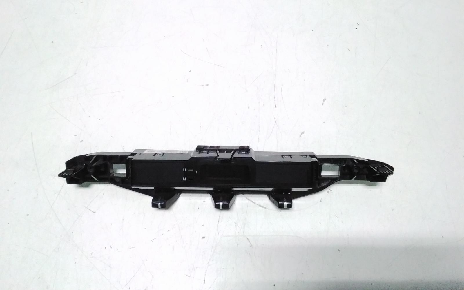 View Auto part Clock Toyota Kluger 2015