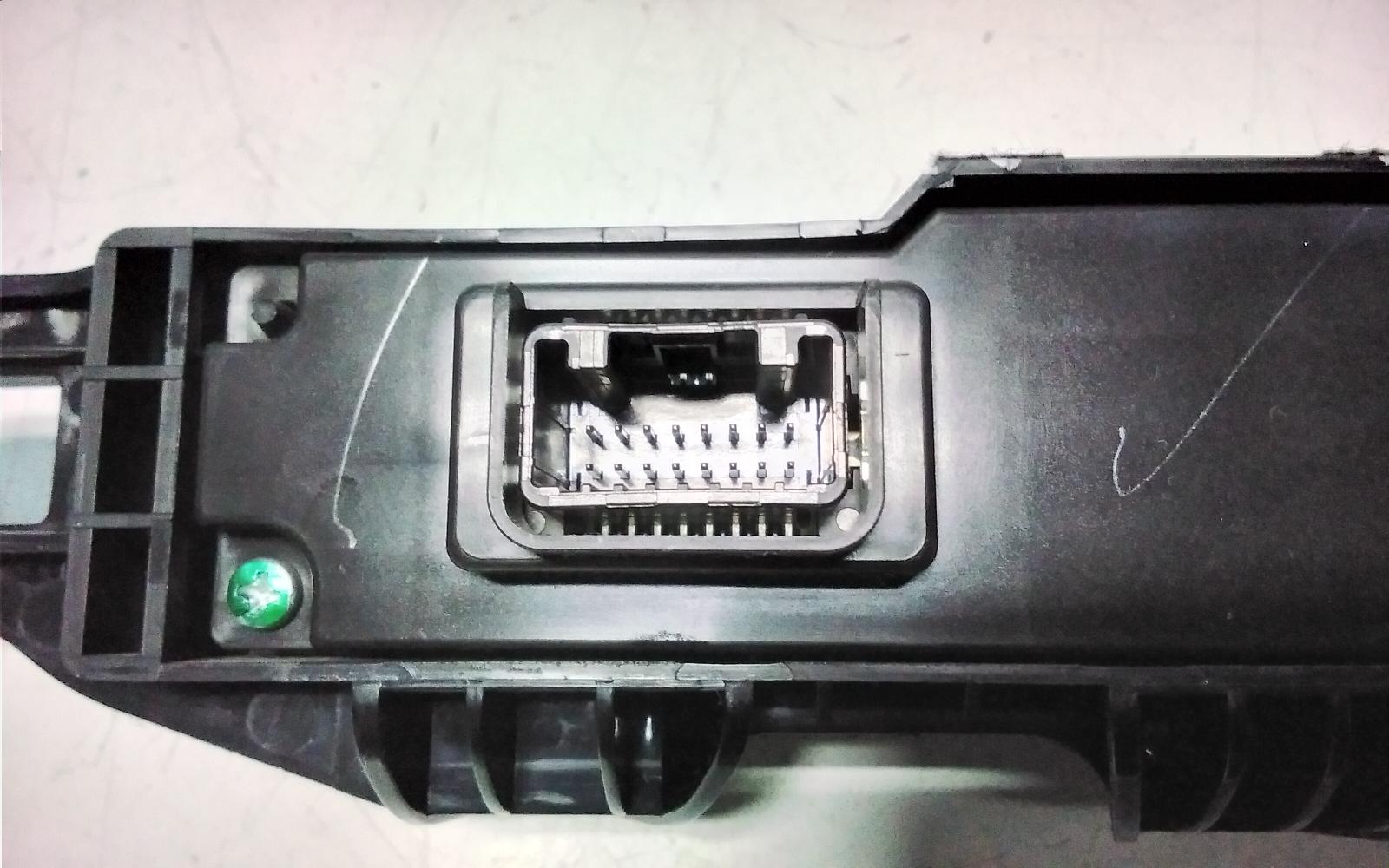 View Auto part Clock Toyota Kluger 2015