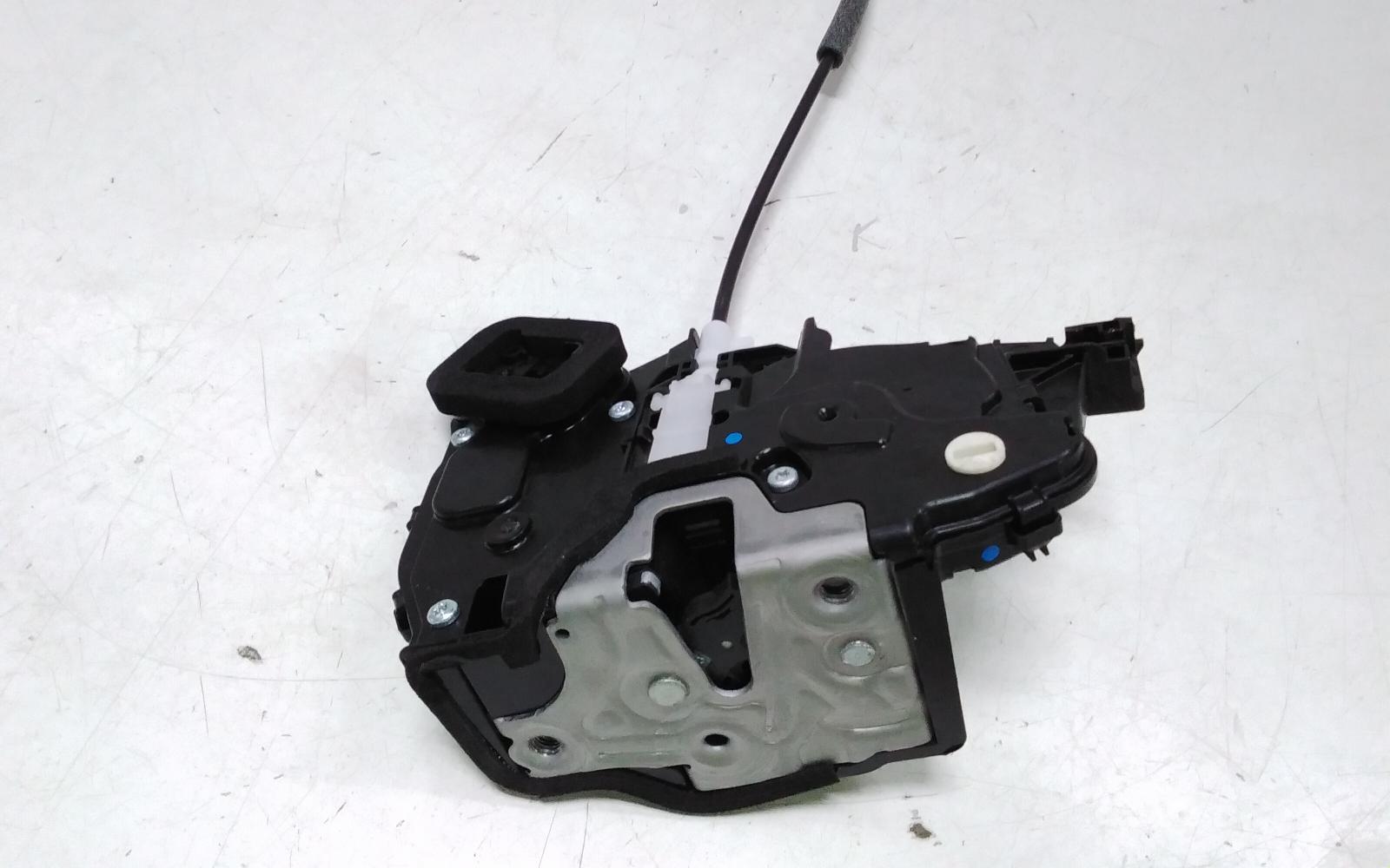 View Auto part Door/Boot/Gate Lock Volkswagen Tiguan 2022