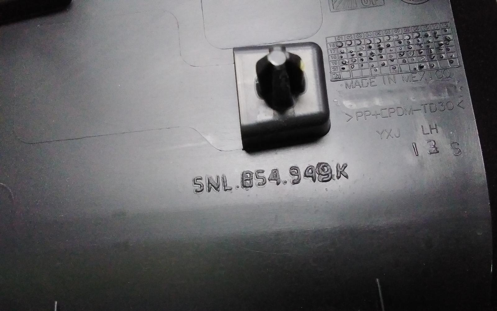 View Auto part Body/Door Mould Volkswagen Tiguan 2022