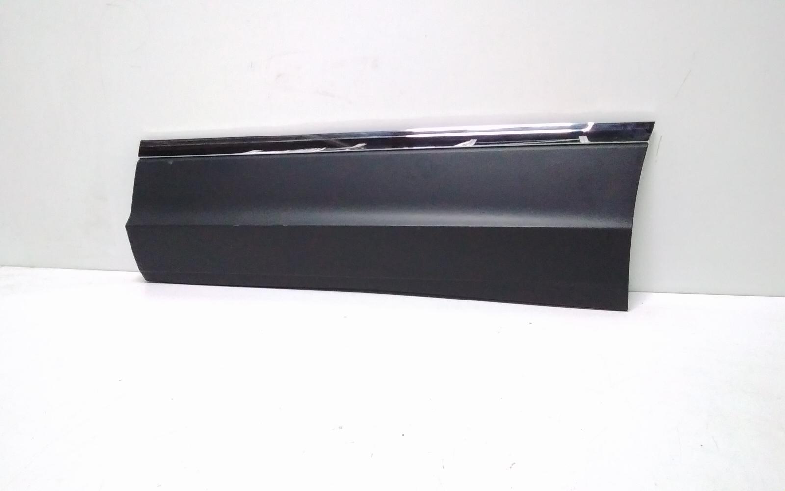 View Auto part Body/Door Mould Volkswagen Tiguan 2022