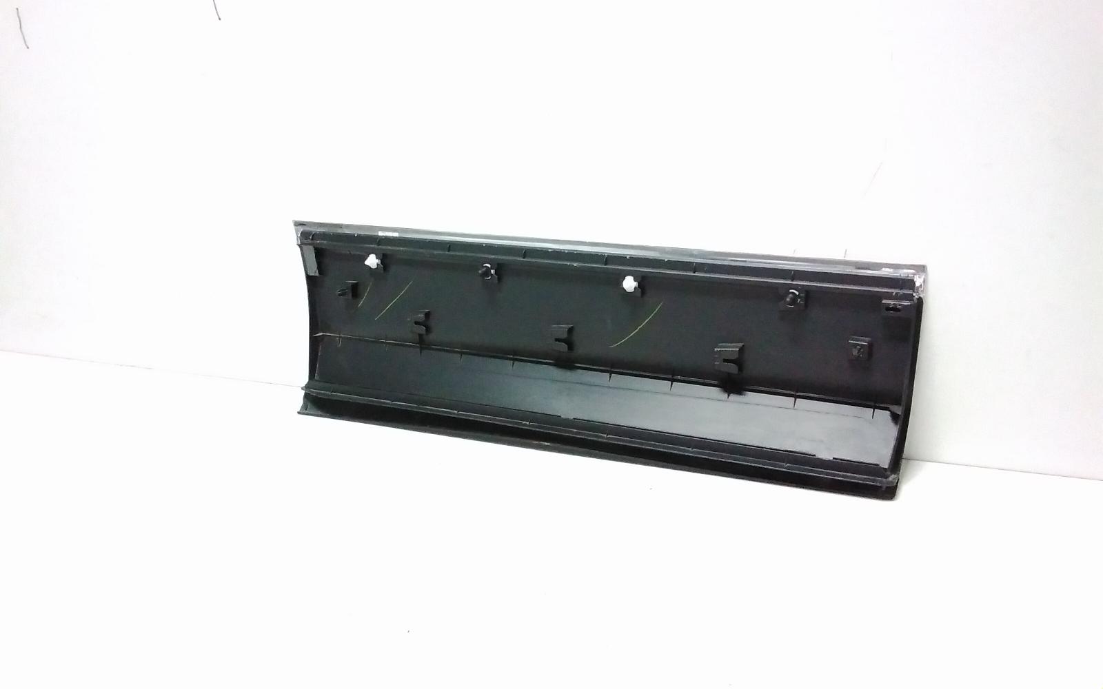 View Auto part Body/Door Mould Volkswagen Tiguan 2022