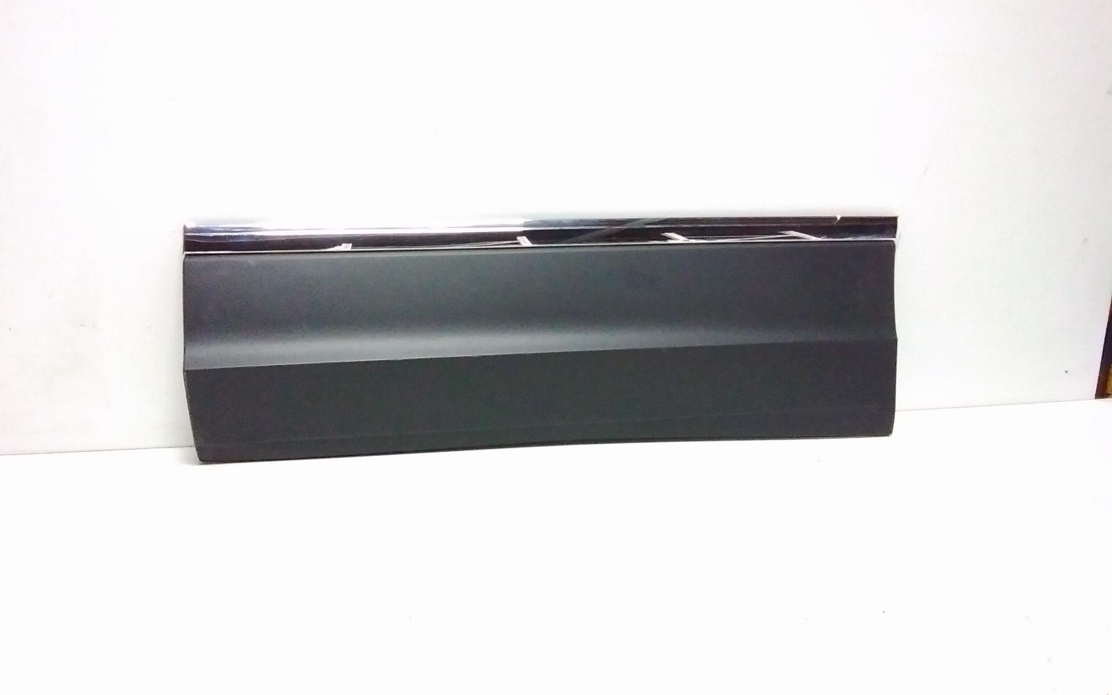 View Auto part Body/Door Mould Volkswagen Tiguan 2022