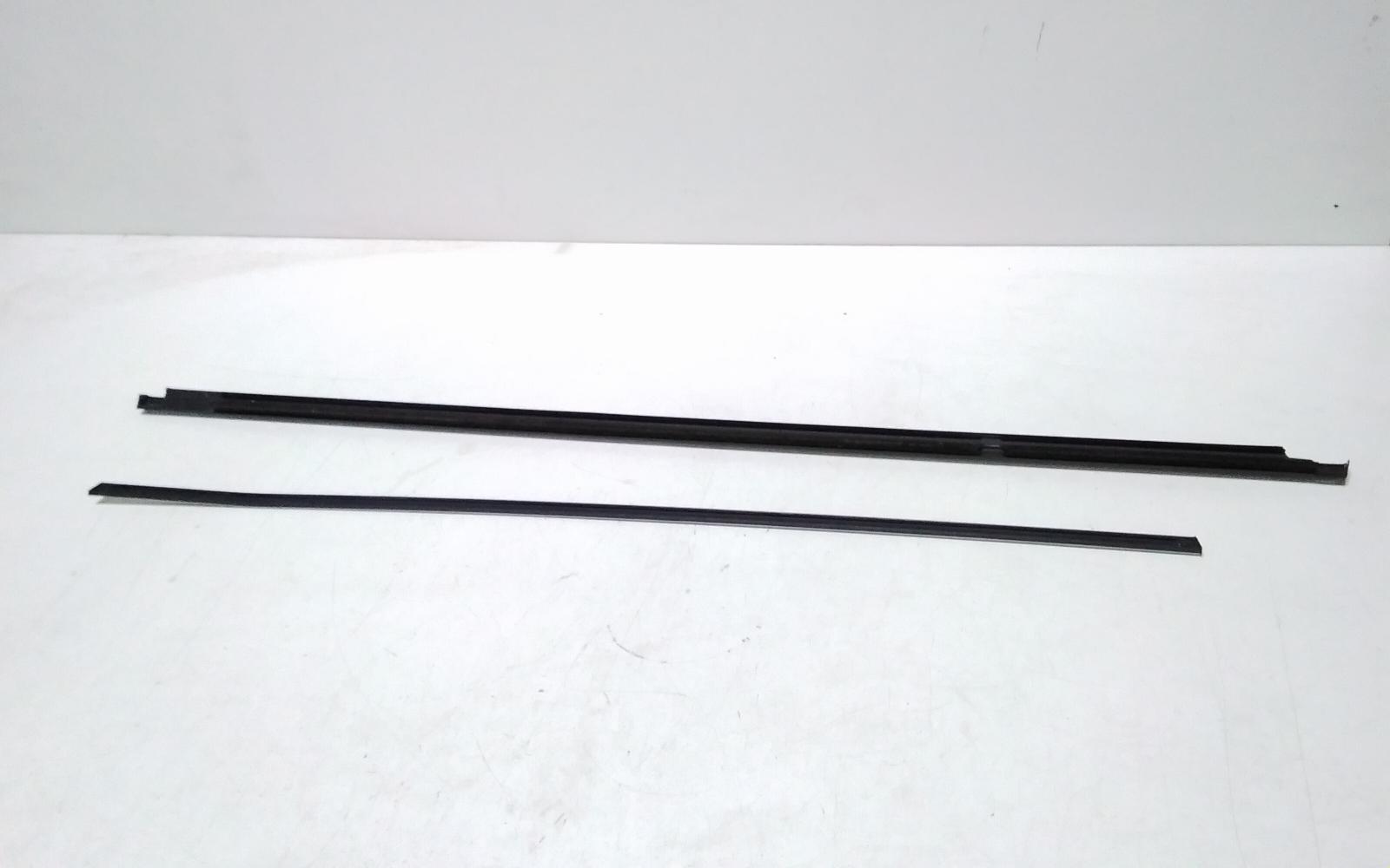 2022 Volkswagen Tiguan Body/Door Mould View Auto part Body/Door Mould Volkswagen Tiguan 2022