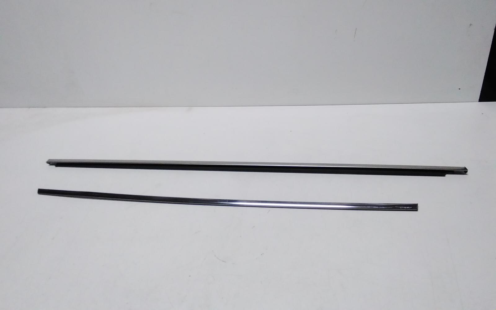 2022 Volkswagen Tiguan Body/Door Mould View Auto part Body/Door Mould Volkswagen Tiguan 2022
