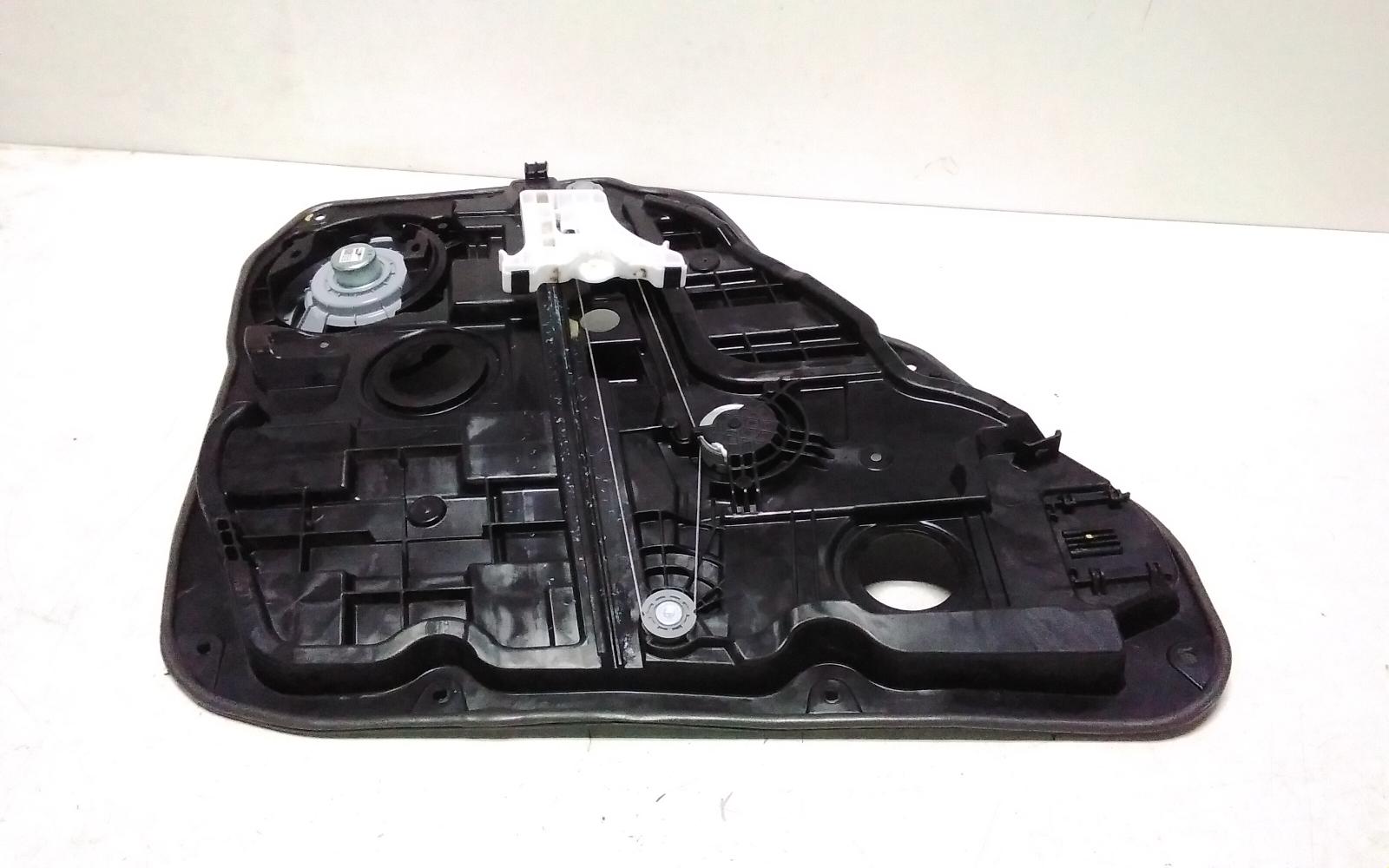 View Auto part Right Rear Wnd Reg/Motor Genesis Gv70 2024