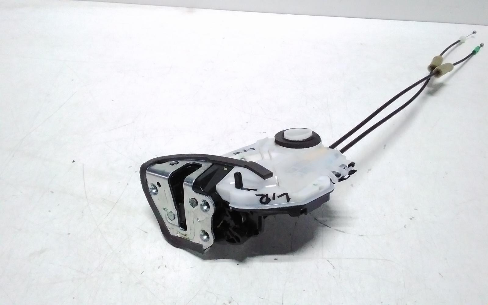 View Auto part Door/Boot/Gate Lock Toyota Kluger 2014
