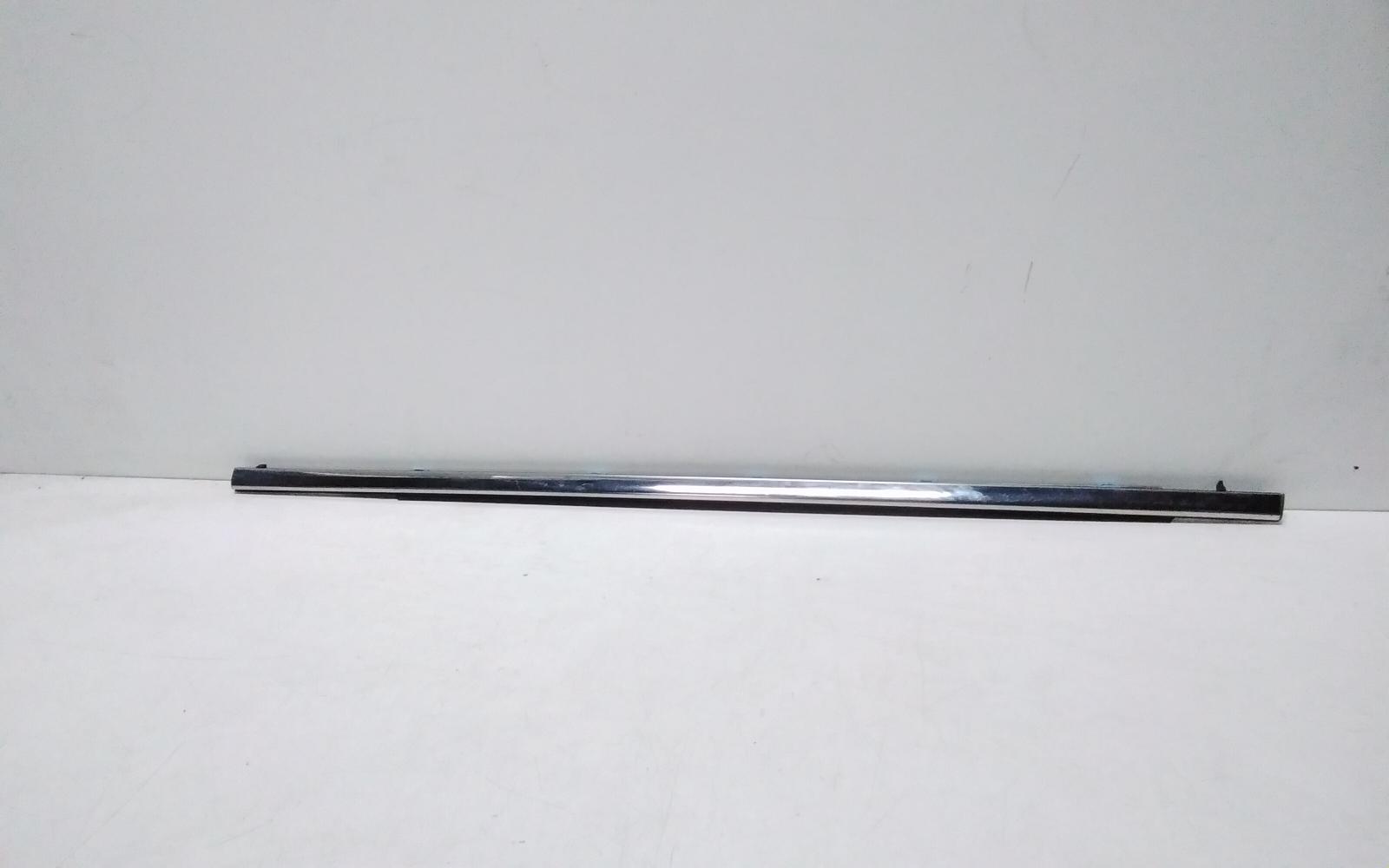 View Auto part Body/Door Mould Toyota Kluger 2014