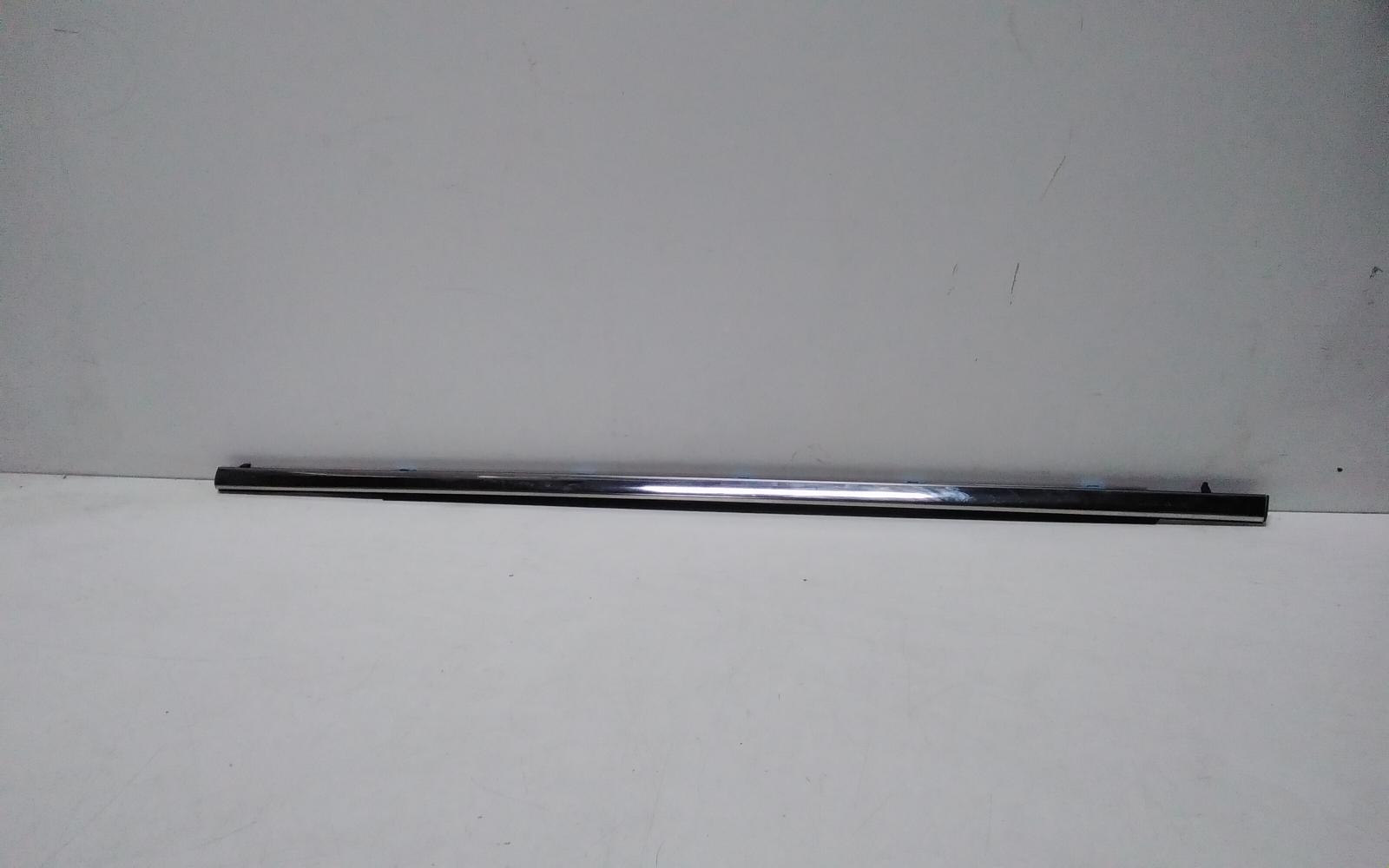 View Auto part Body/Door Mould Toyota Kluger 2014