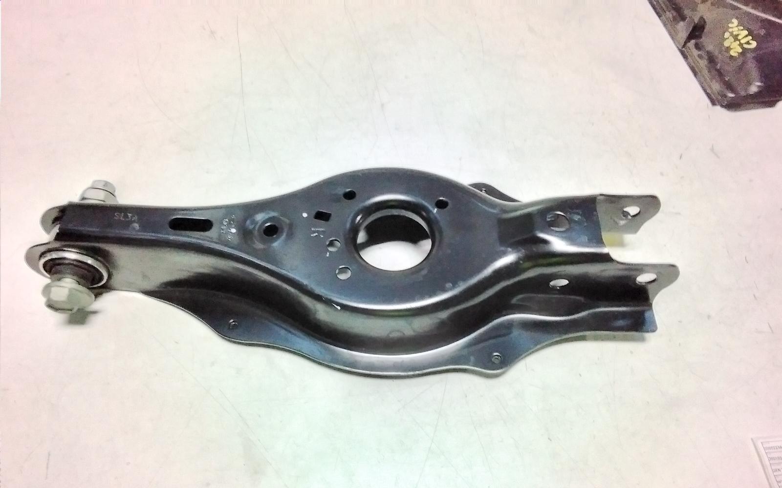 View Auto part Right Rear Trailing Arm Genesis Gv70 2024