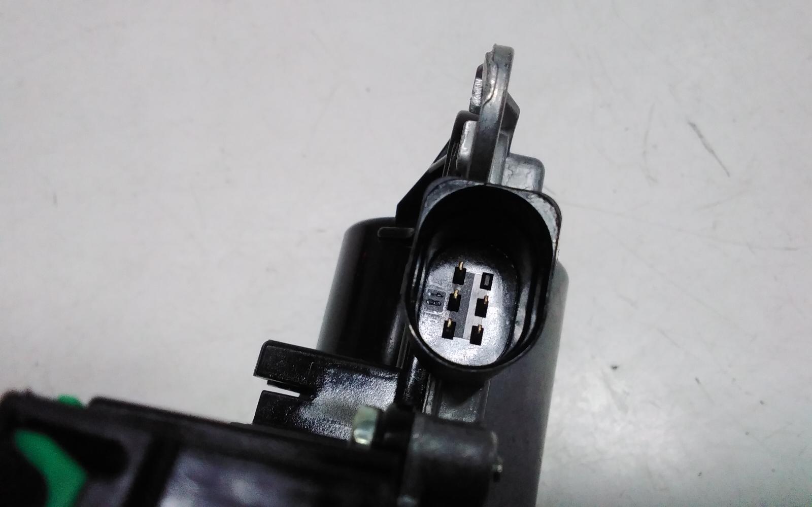 View Auto part Door/Boot/Gate Lock Volkswagen Tiguan 2022