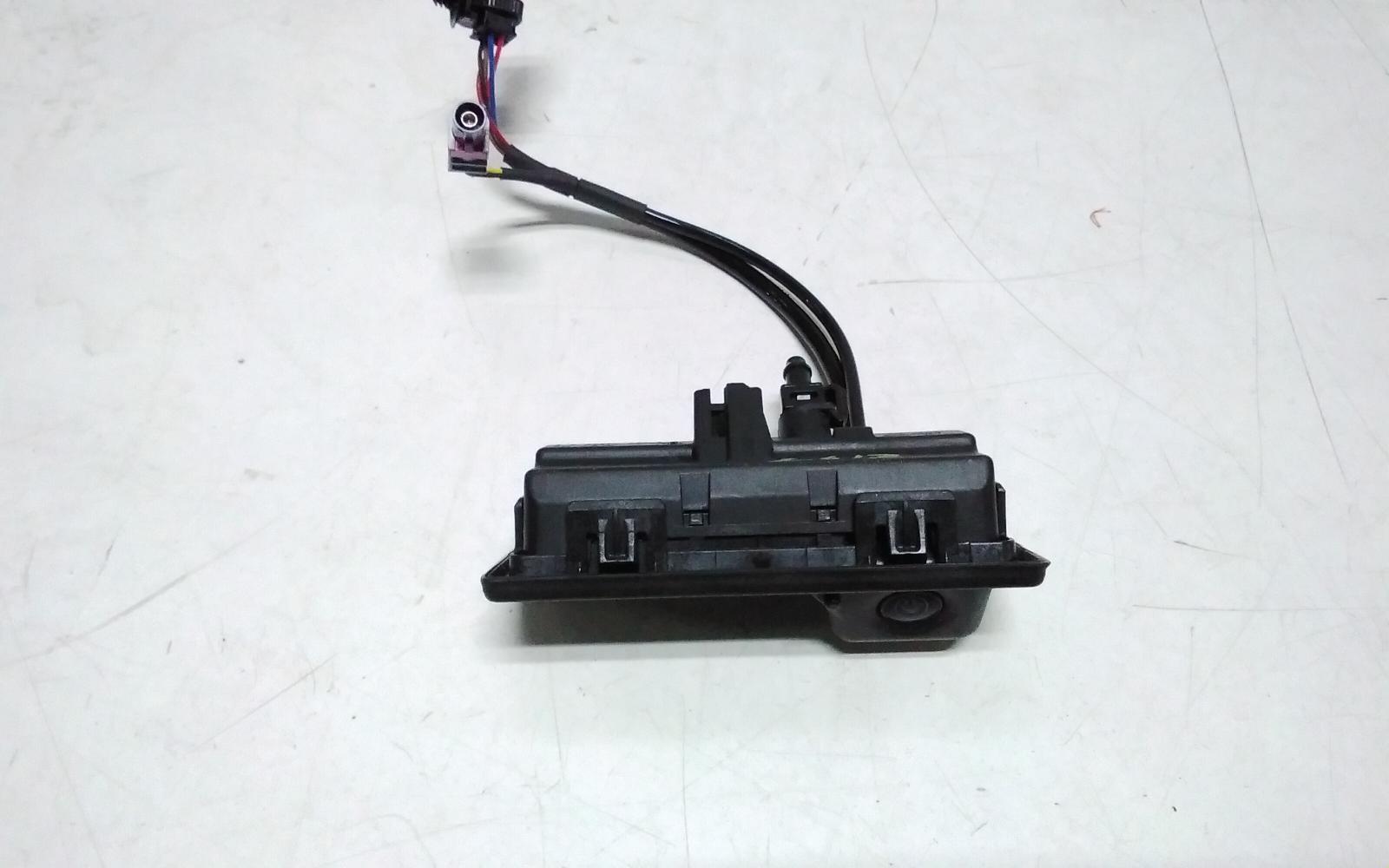 View Auto part Misc Volkswagen Tiguan 2022