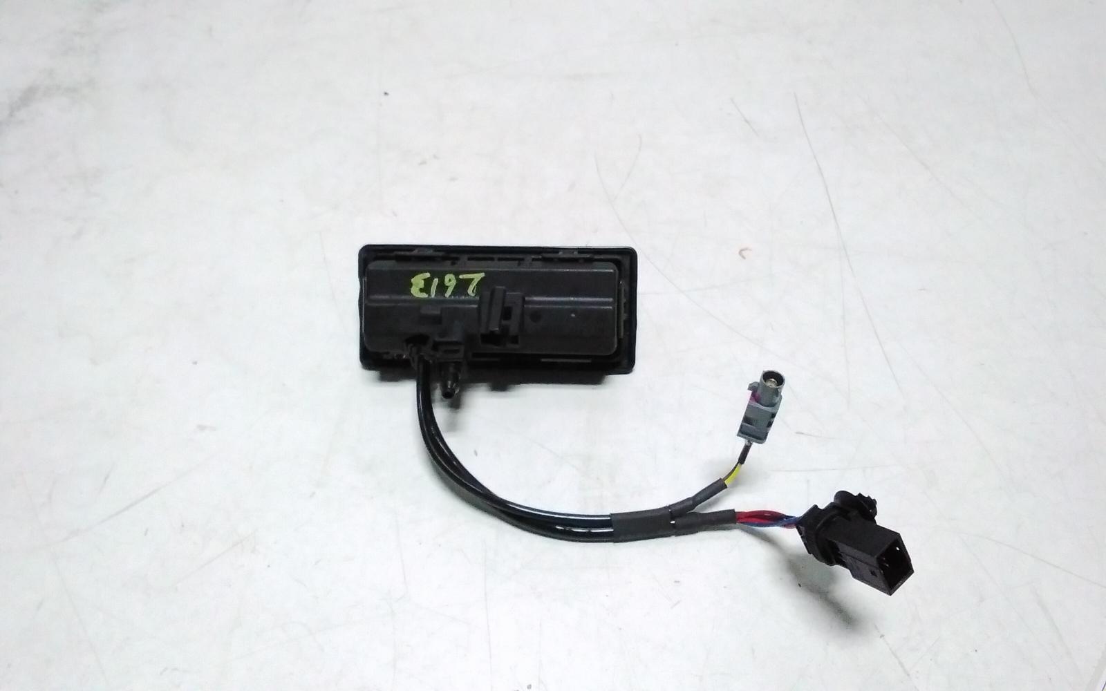 View Auto part Misc Volkswagen Tiguan 2022