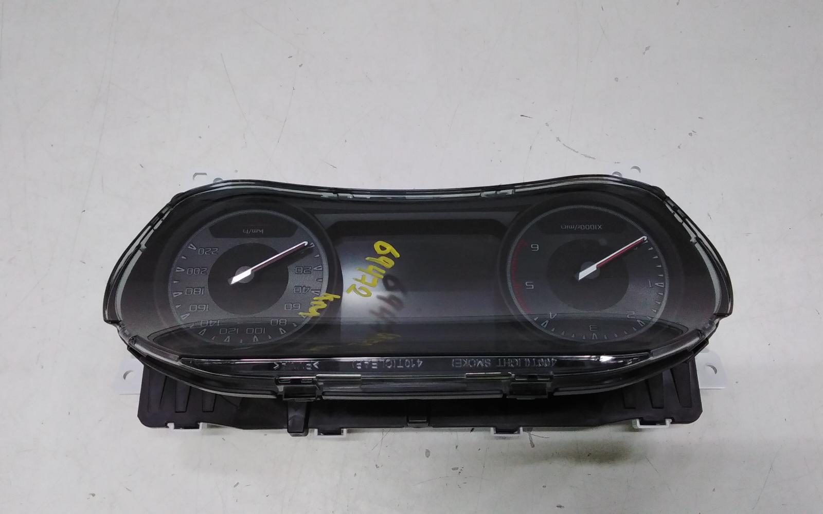 View Auto part Instrument Cluster Isuzu Dmax 2022