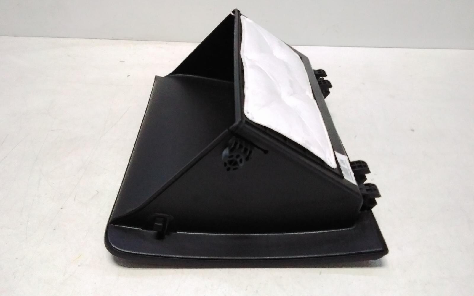 View Auto part Glove Box Hyundai Tucson 2022