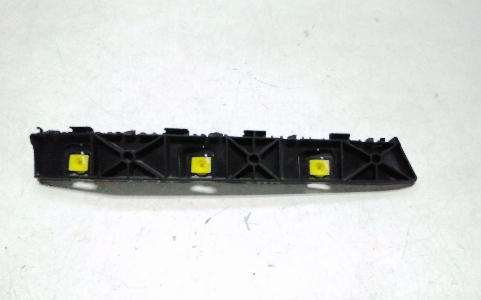 View Auto part Misc Bracket Hyundai Tucson 2022