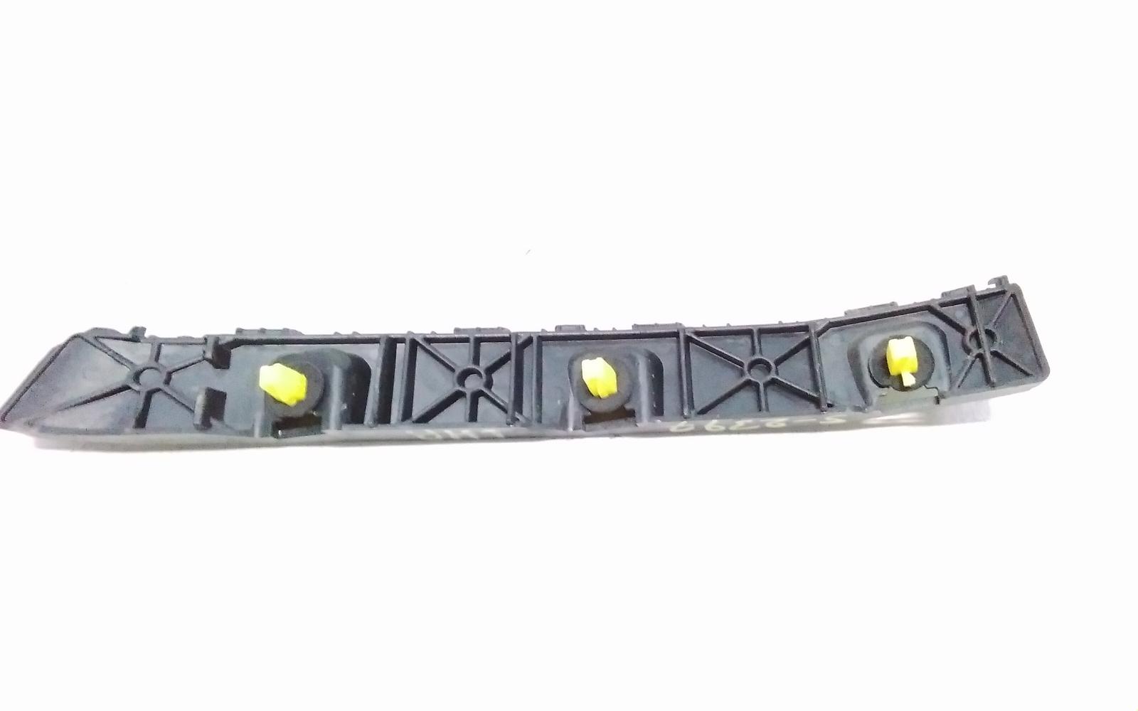 View Auto part Misc Bracket Hyundai Tucson 2022