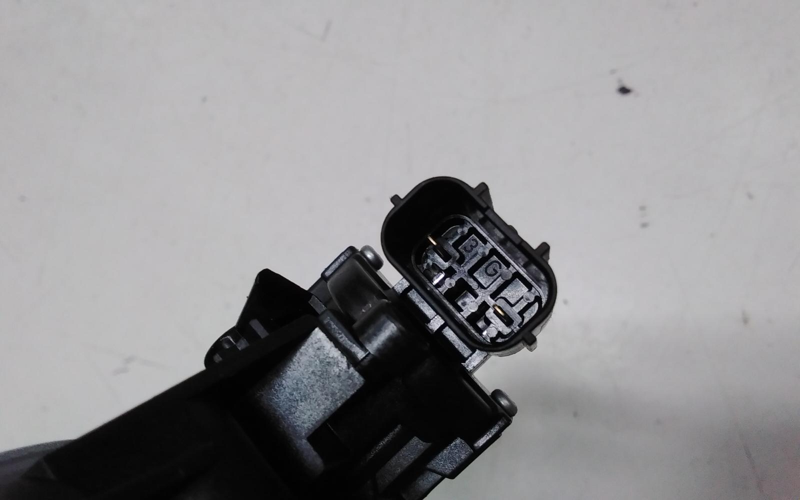 View Auto part Left Front Window Reg/Motor Isuzu Dmax 2022