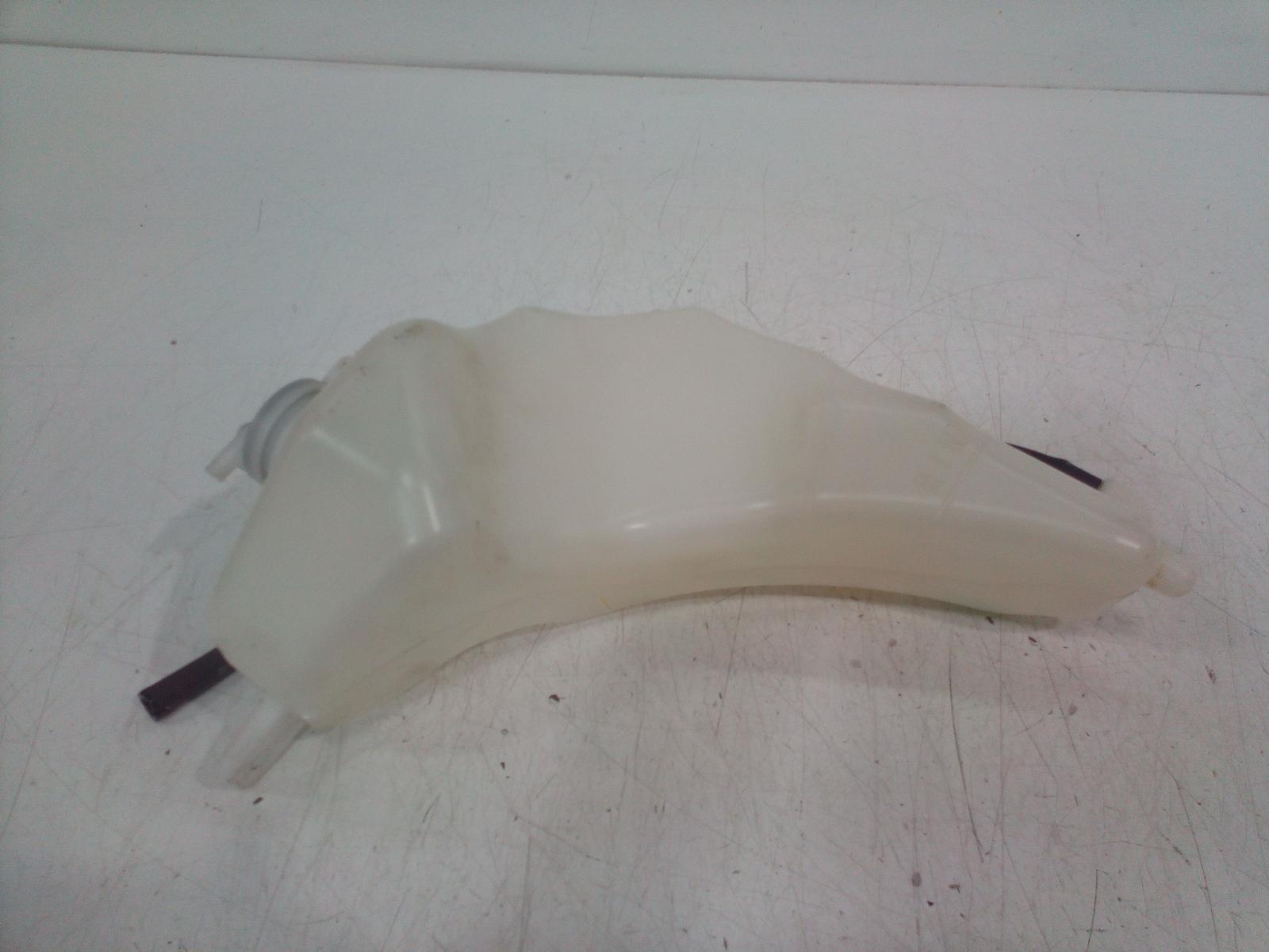 View Auto part Overflow Bottle Isuzu Dmax 2022