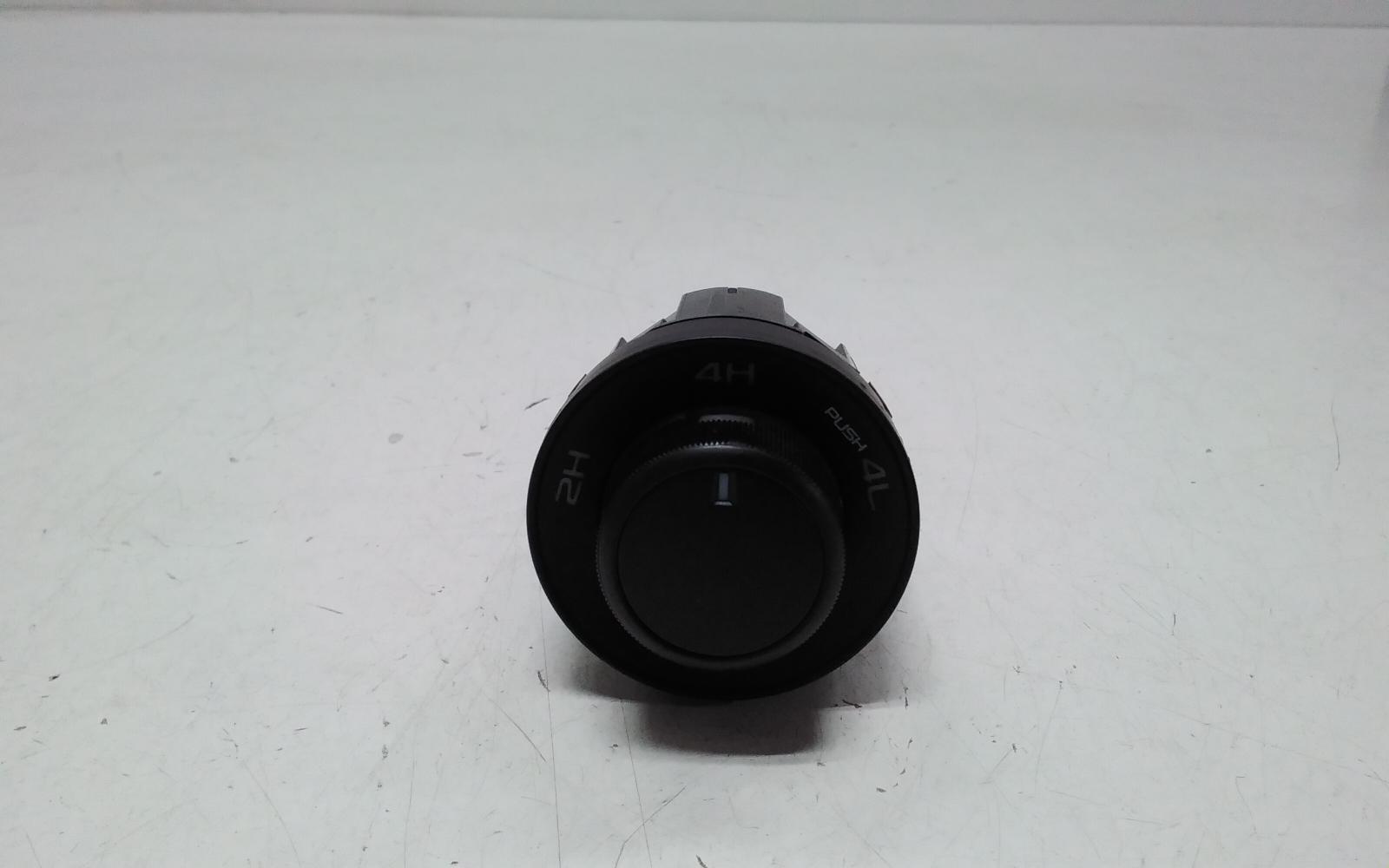 View Auto part Misc Switch/Relay Isuzu Dmax 2022