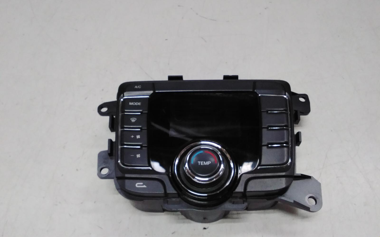 View Auto part Heater/Ac Controls Ldv G10 2022