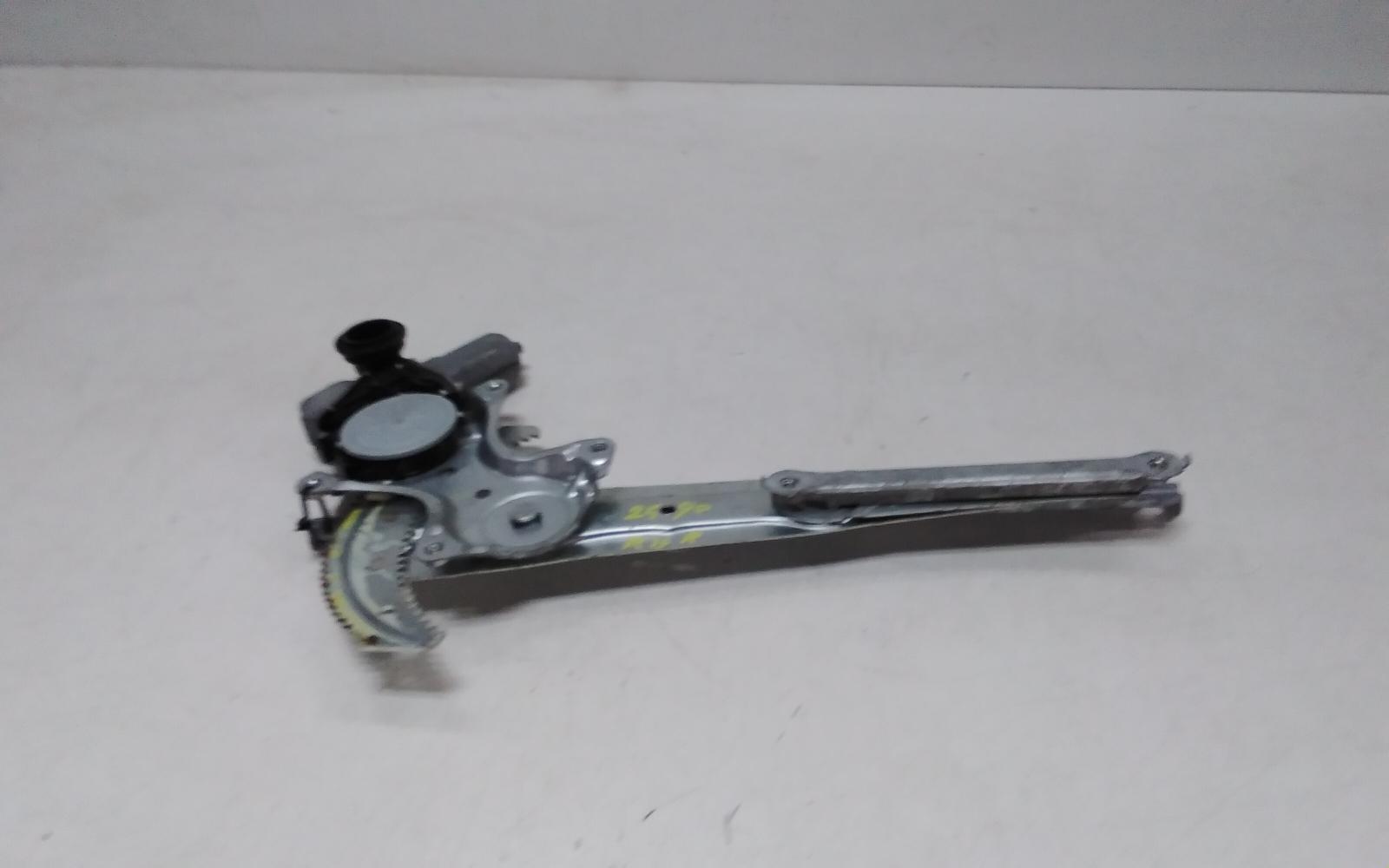 View Auto part Right Rear Wnd Reg/Motor Toyota Kluger 2014