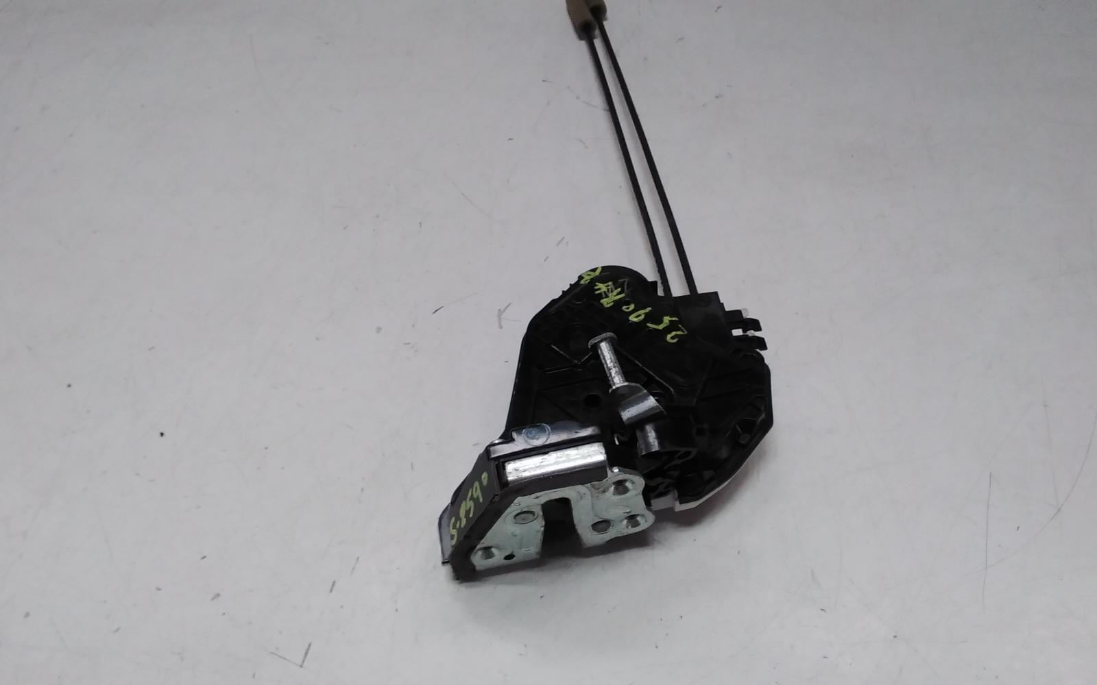 View Auto part Door/Boot/Gate Lock Toyota Kluger 2014