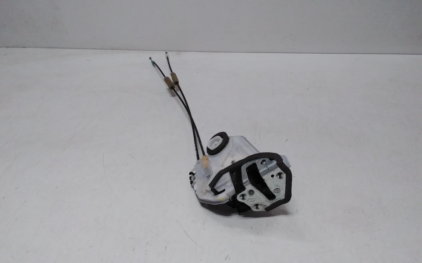 View Auto part Door/Boot/Gate Lock Toyota Kluger 2014