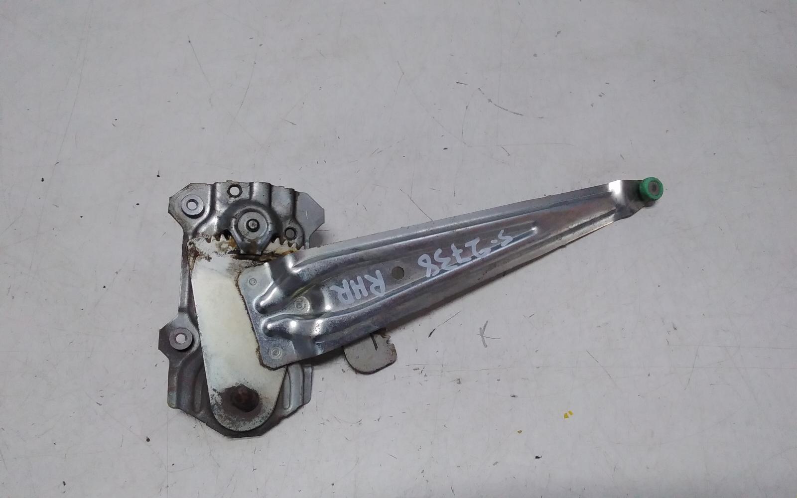 View Auto part Right Rear Wnd Reg/Motor Toyota Corolla 2006
