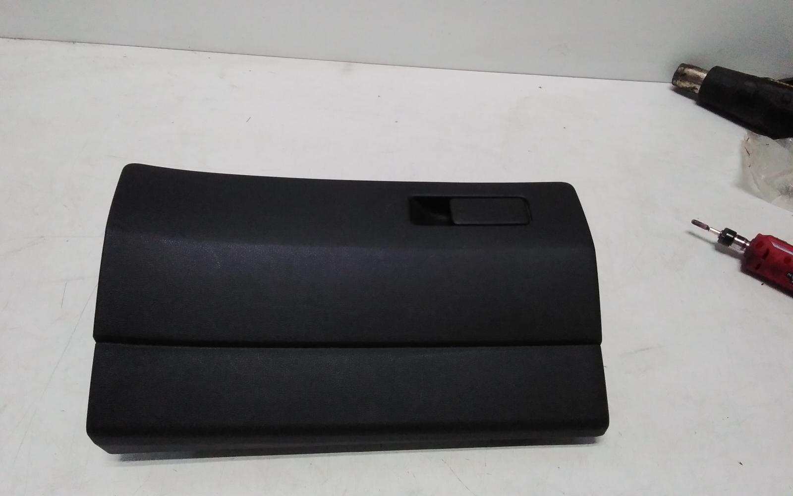 View Auto part Glove Box Hyundai Staria 2022