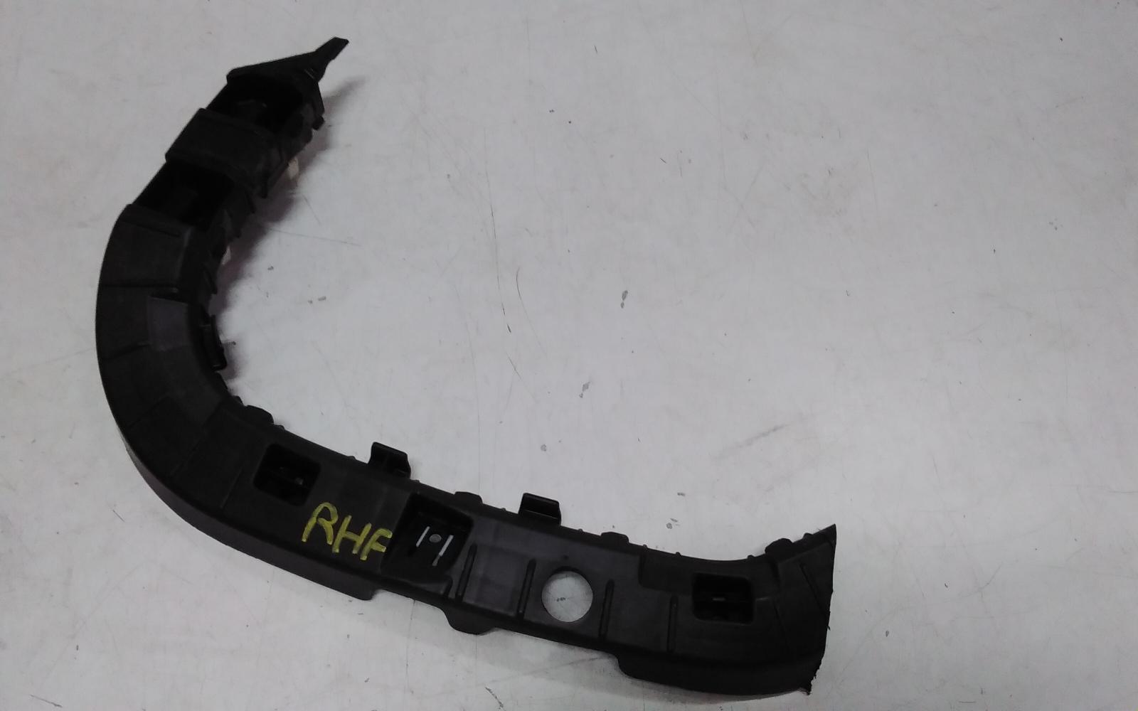 View Auto part Misc Bracket Hyundai Staria 2022