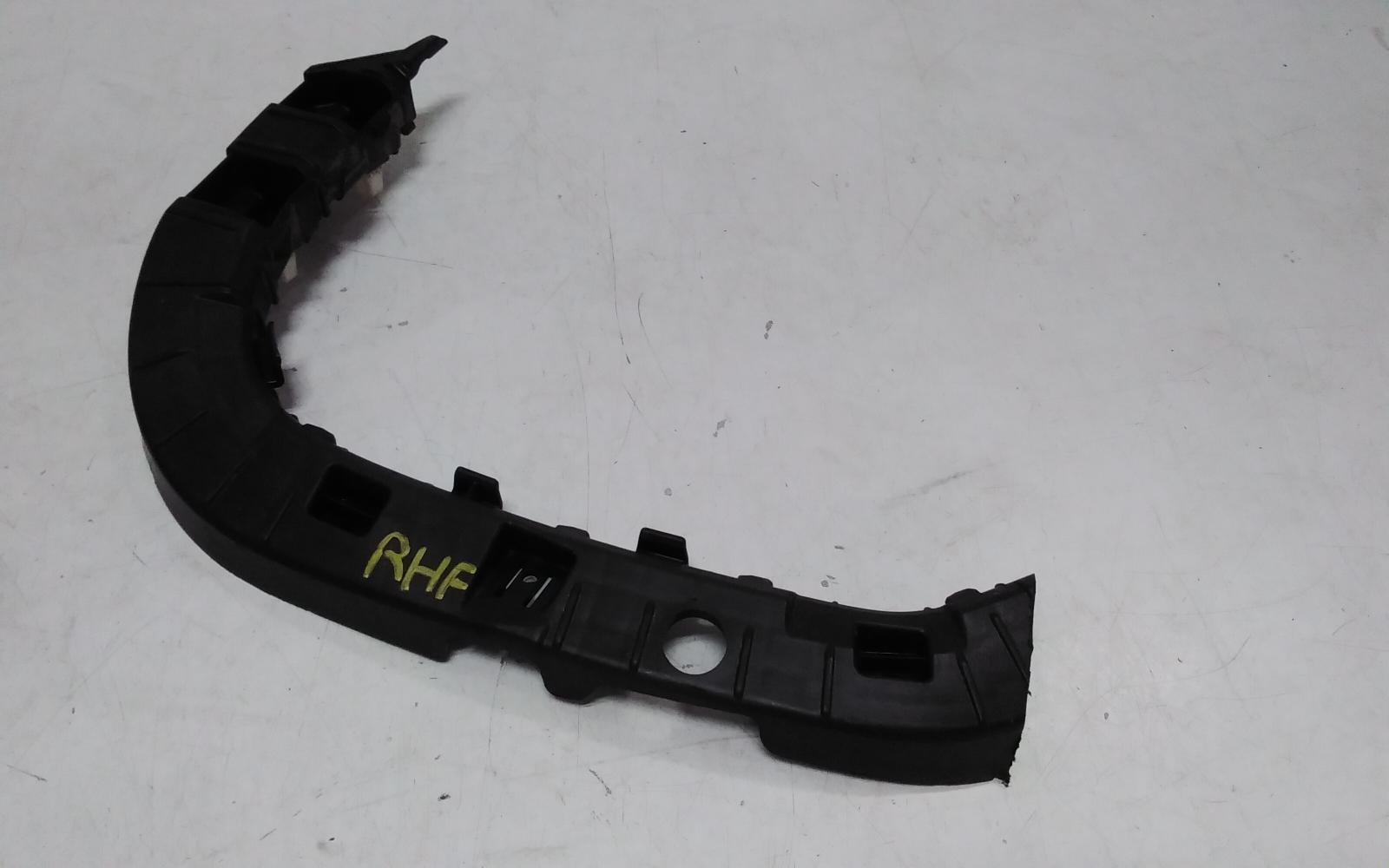 View Auto part Misc Bracket Hyundai Staria 2022