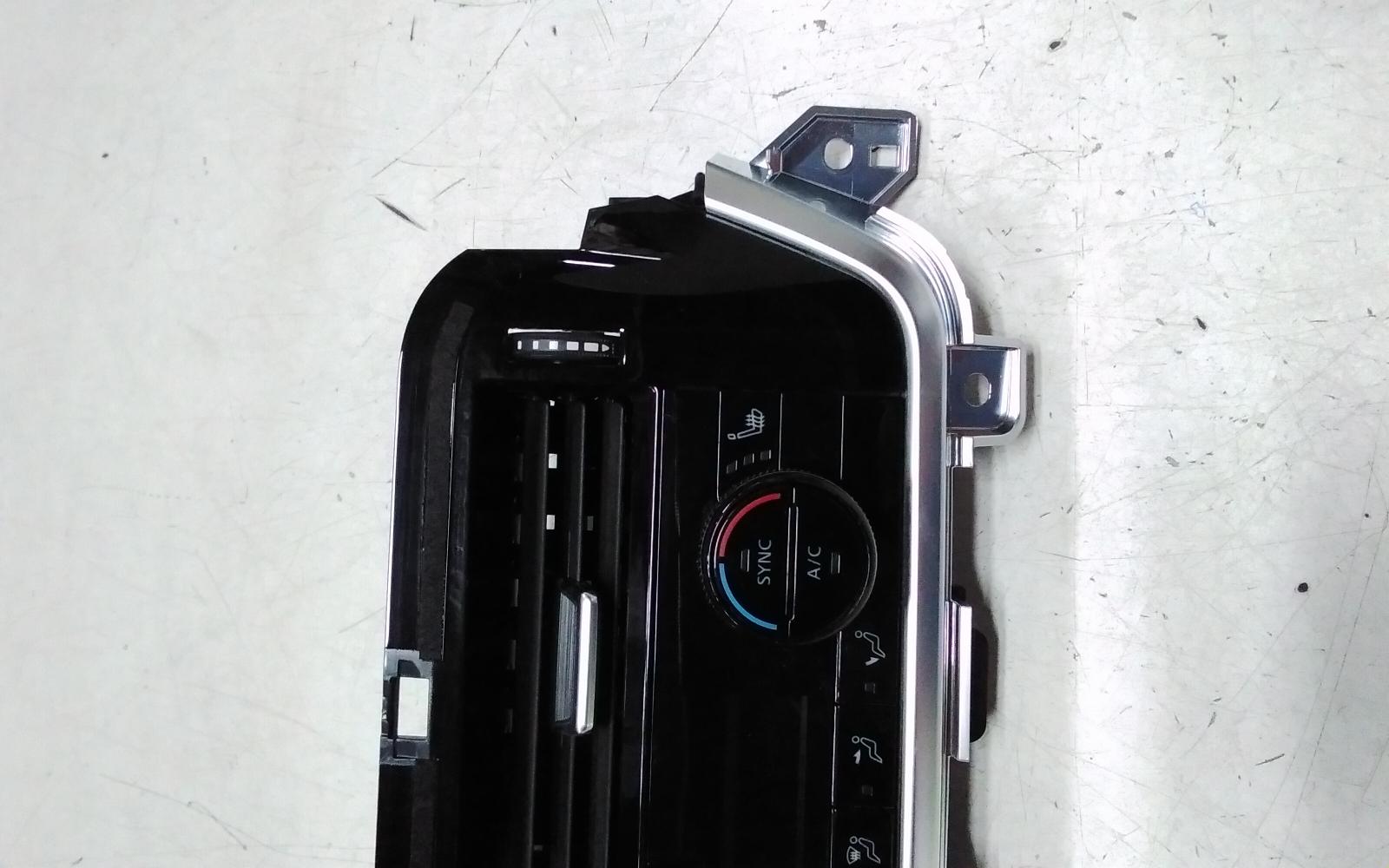 View Auto part Heater/Ac Controls Nissan Xtrail 2024