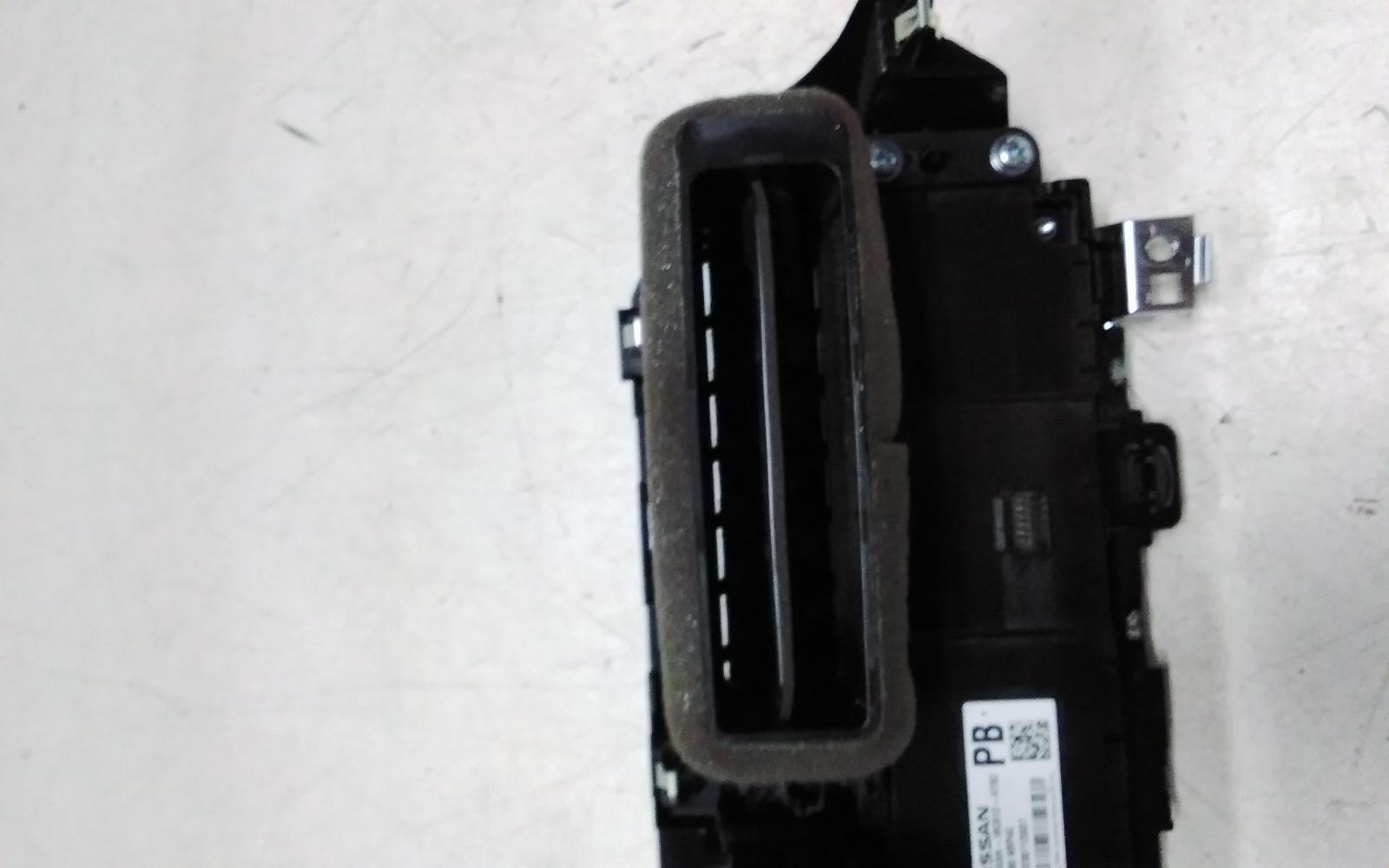 View Auto part Heater/Ac Controls Nissan Xtrail 2024