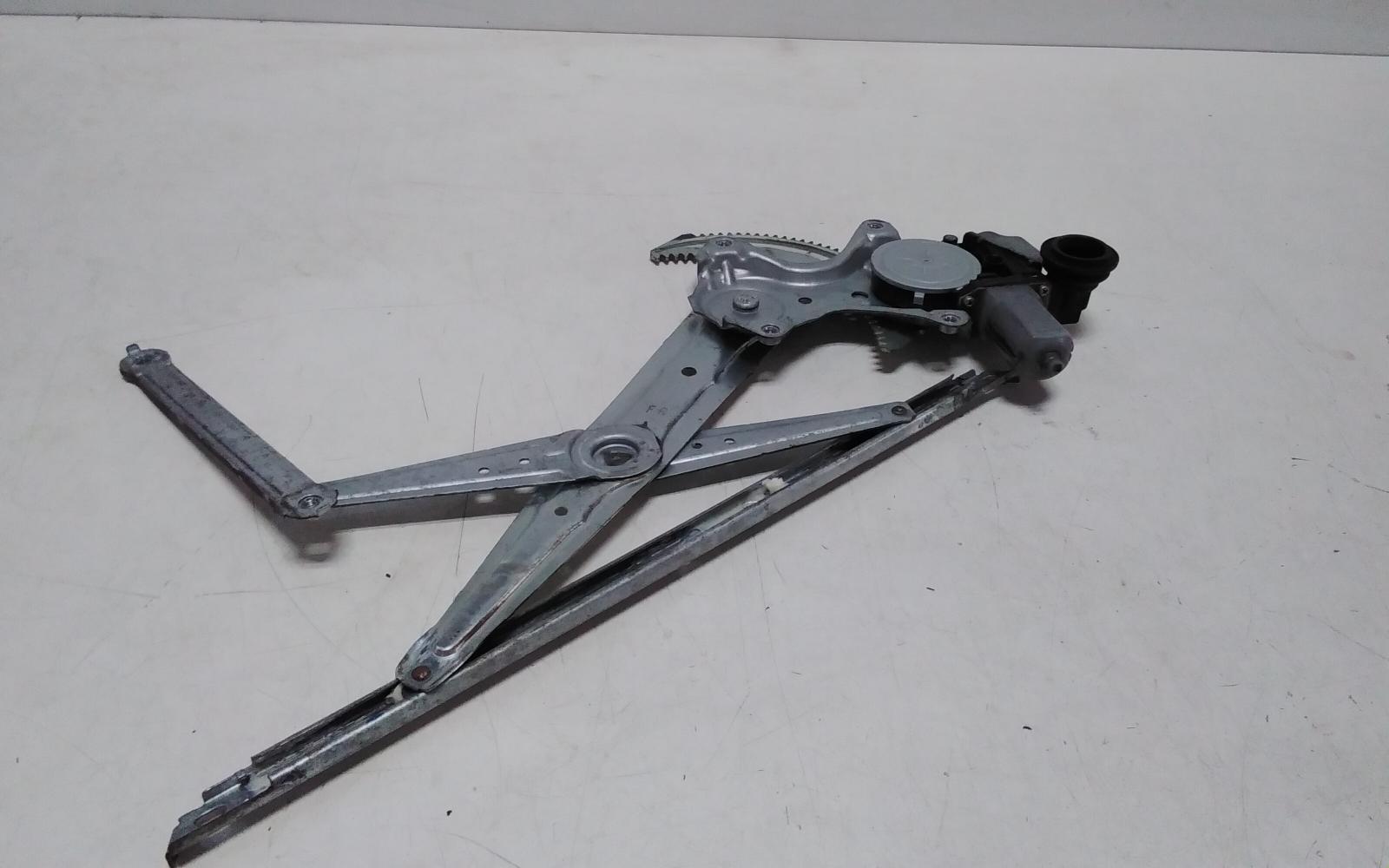 View Auto part Right Front Window Reg/Motor Toyota Kluger 2014